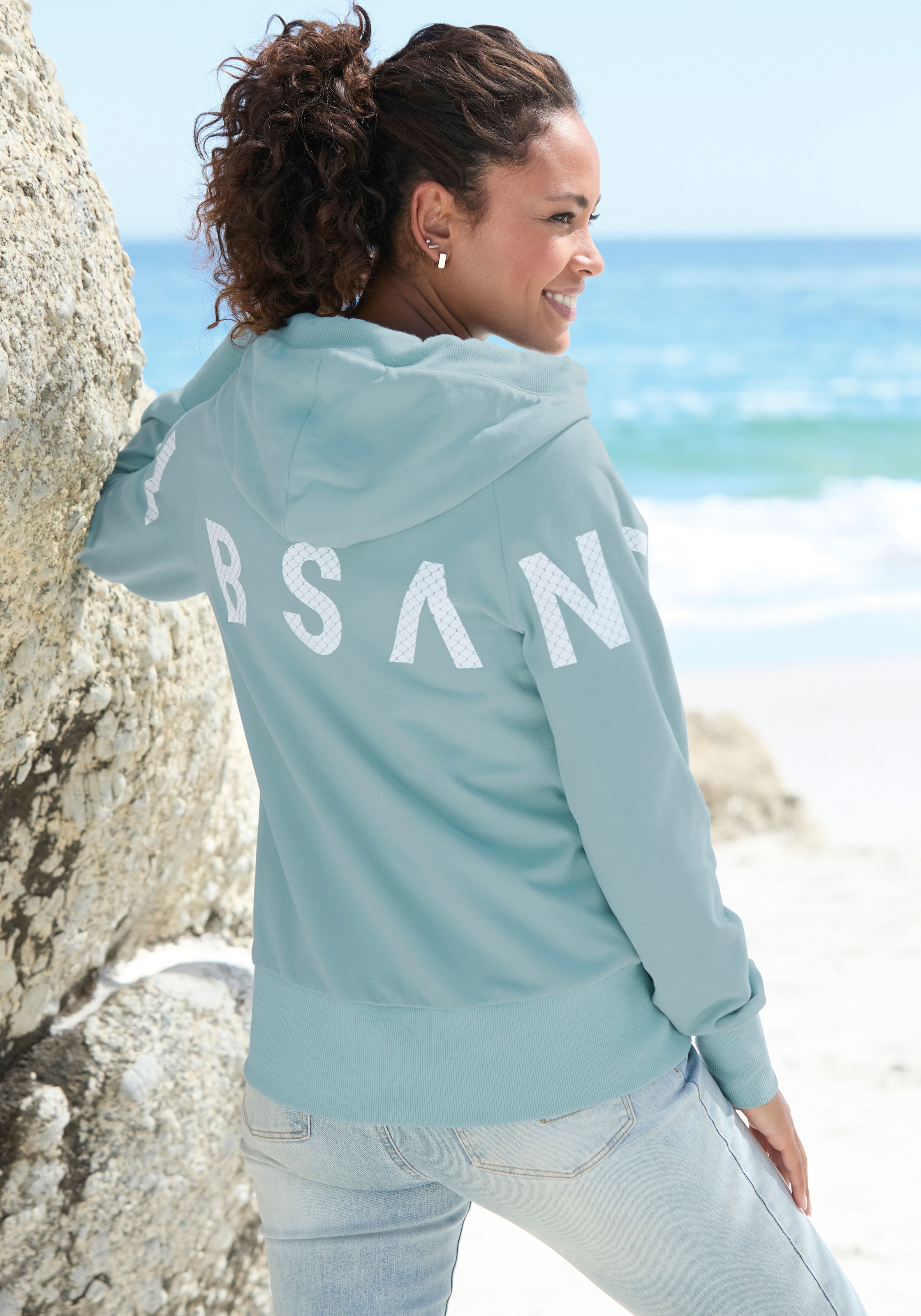 Elbsand Kapuzensweatjacke »Kalea« mit großem Logodruck hinten, bequeme Freizeitjacke mit Taschen