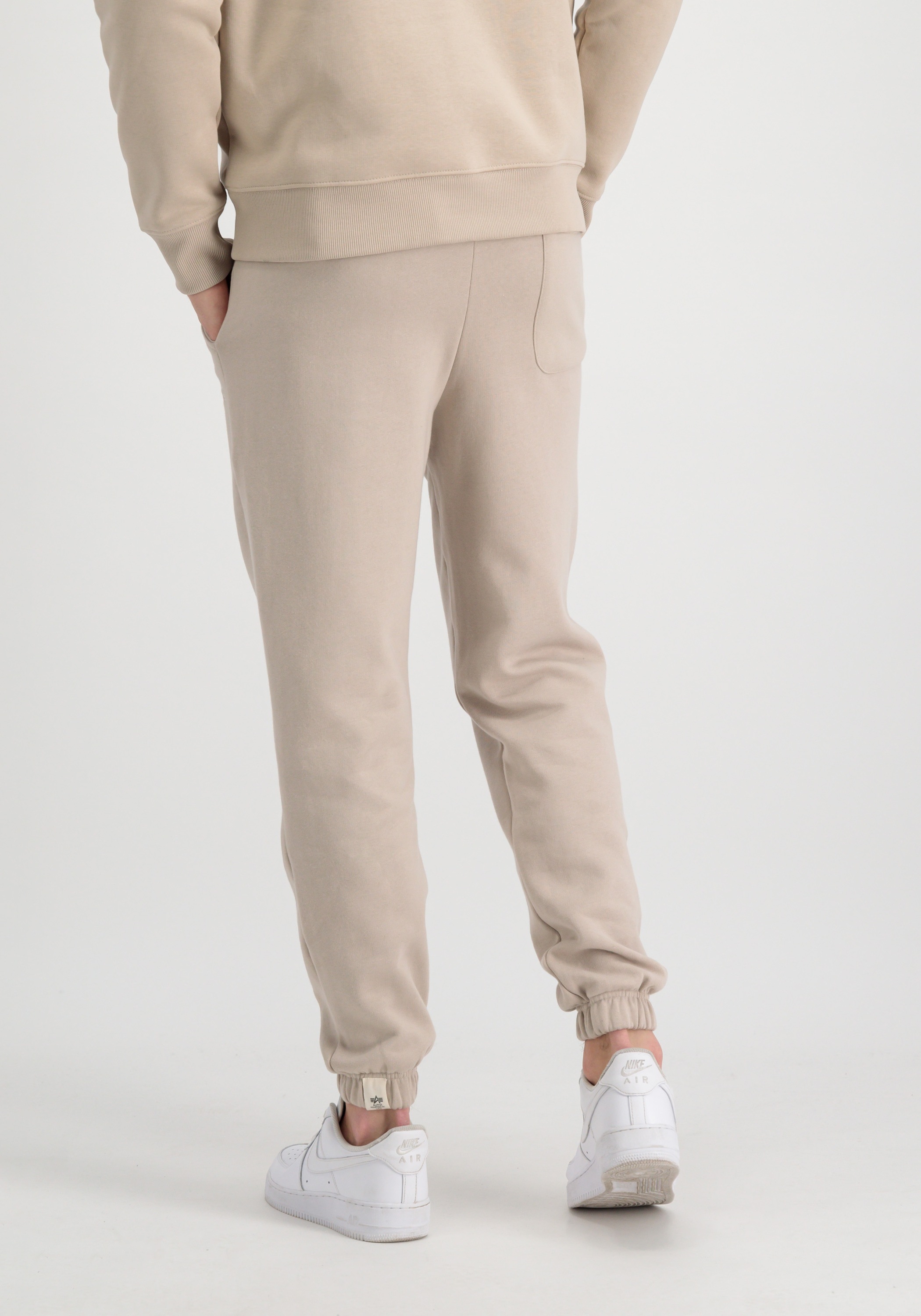 Alpha Industries Jogginghose »Alpha Industries Men - Jogger Organics EMB Regular Jogger«