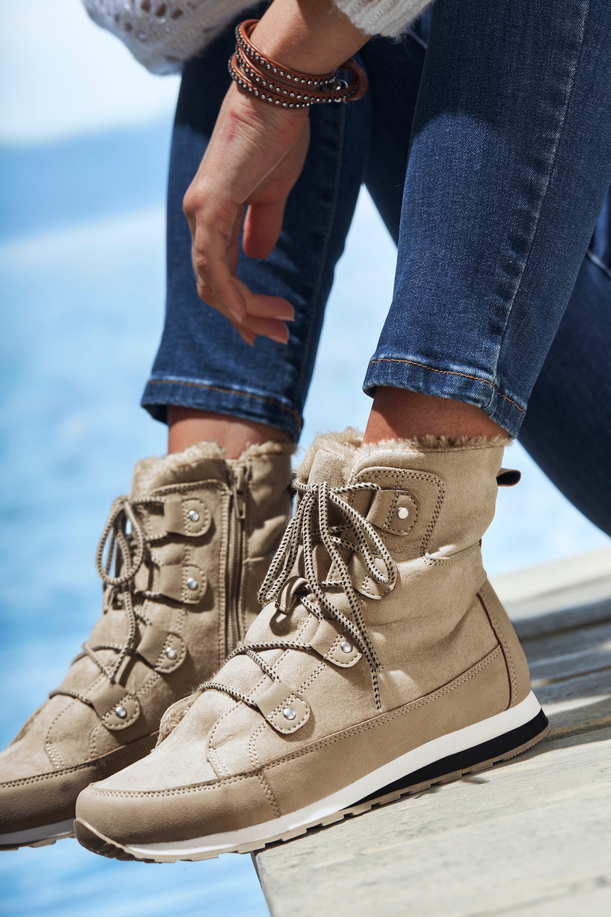Vivance Stiefelette »Winterstiefel, Stiefel, Boots, Outdoorboots,«  mit Warmfutter und leichter Profilsohle VEGAN