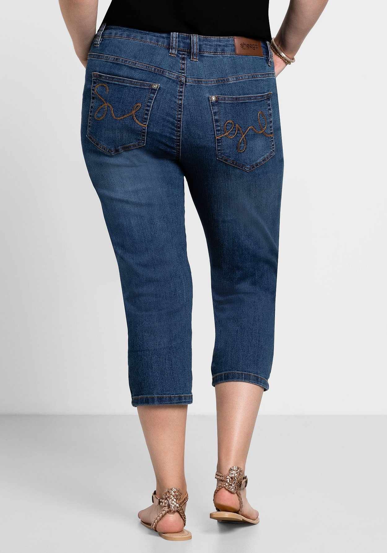 Sheego Caprijeans »Caprijeans mit Used-Effekten«