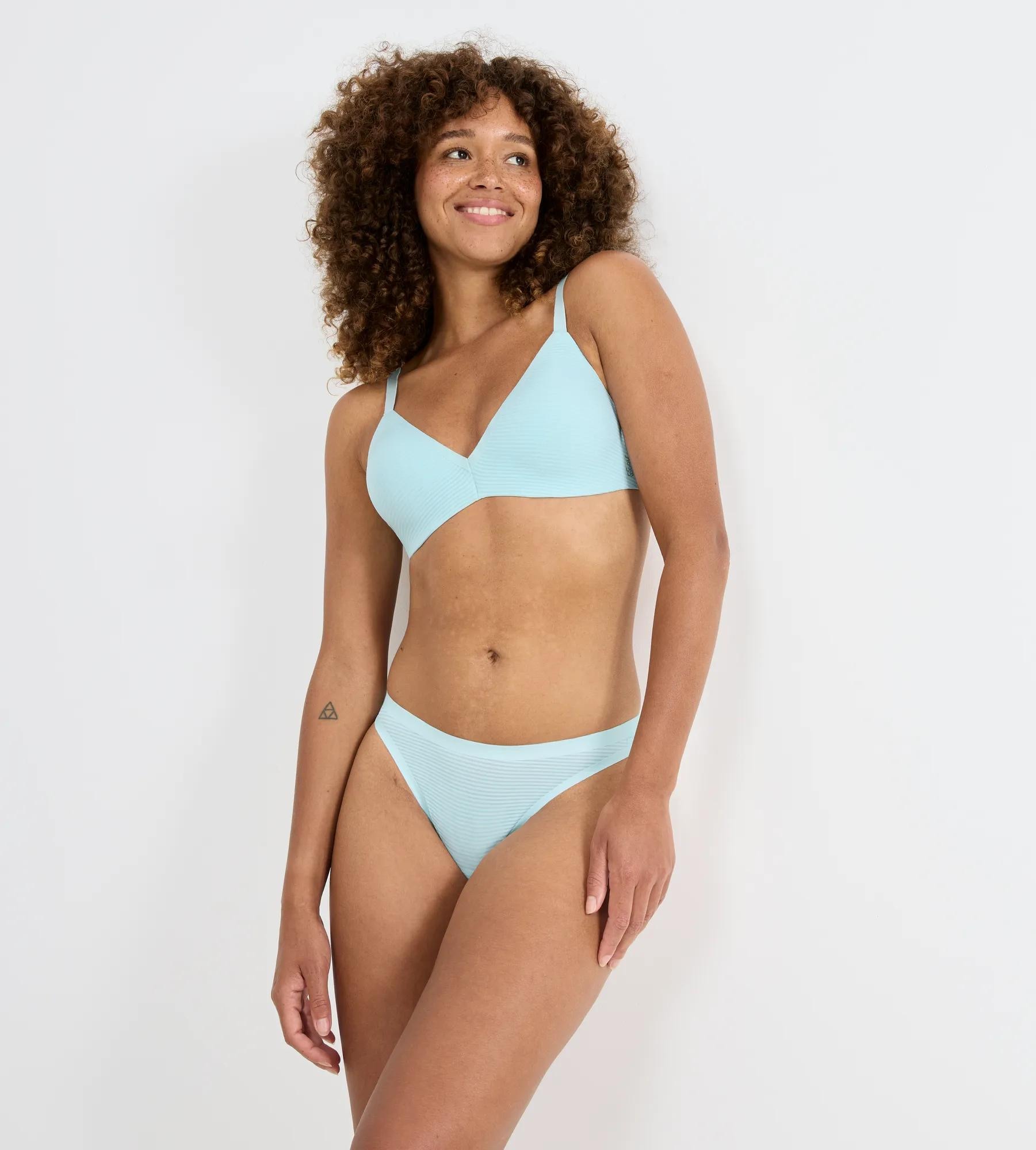 sloggi String »ZERO Feel Air« atmungskativ, semi-transparenter Look, feine Streifen