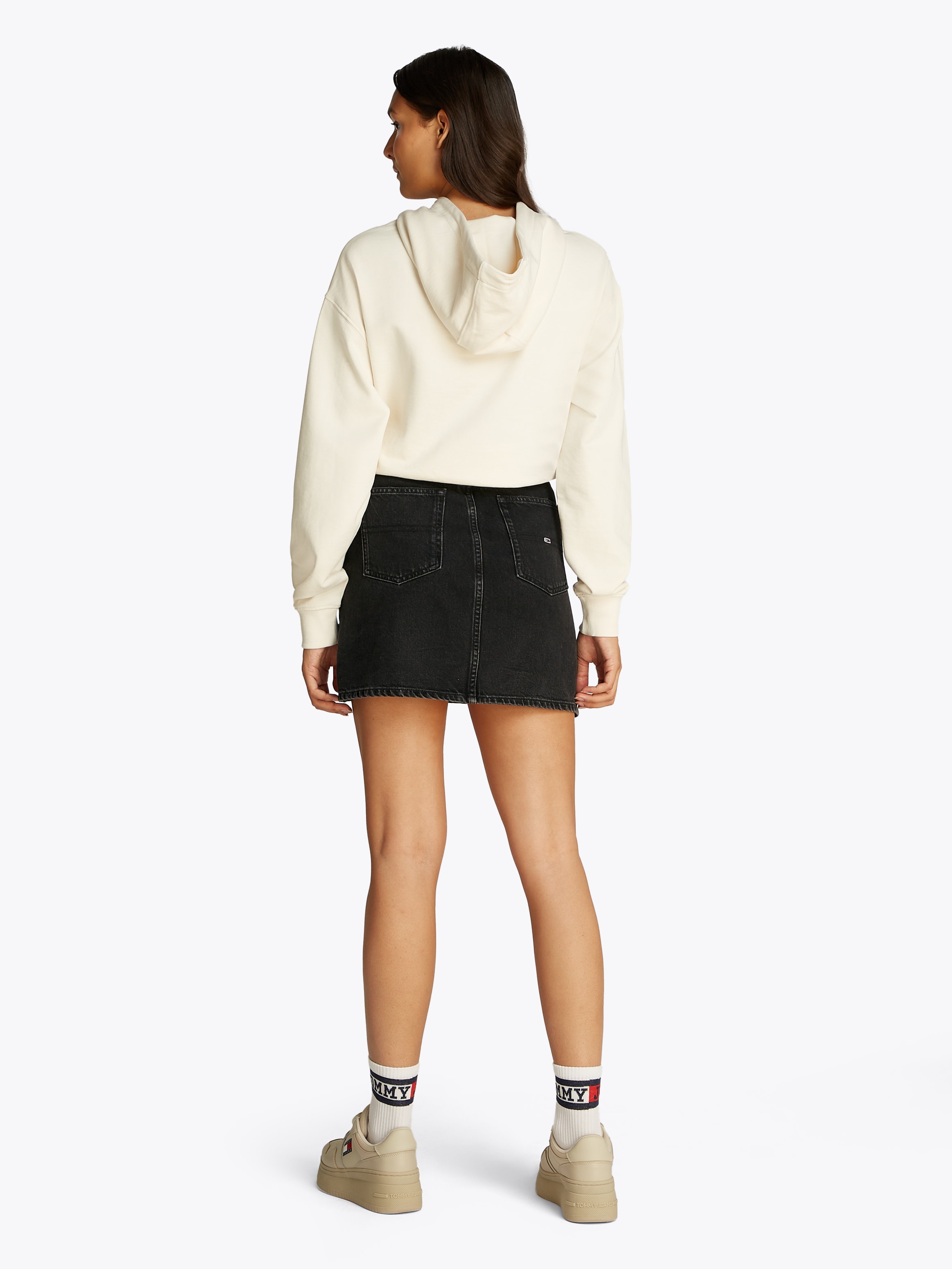 Tommy Jeans Jeansrock »MOM SKIRT BI8080«, in schwarzer Waschung, in Mini-Länge