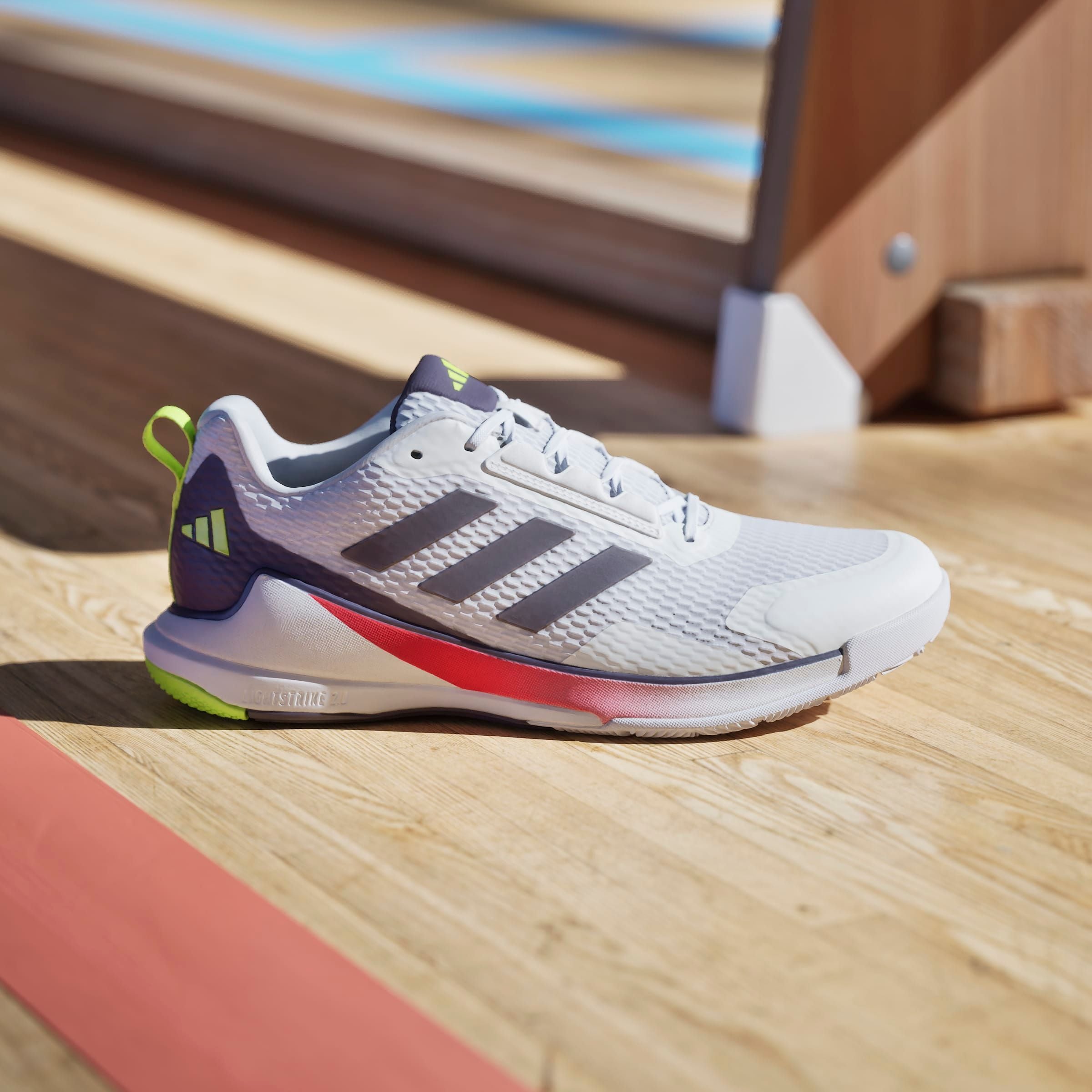 adidas Performance Hallenschuh »NOVAFLIGHT 2 INDOOR«, besonders geeignet für Handball und Volleyball