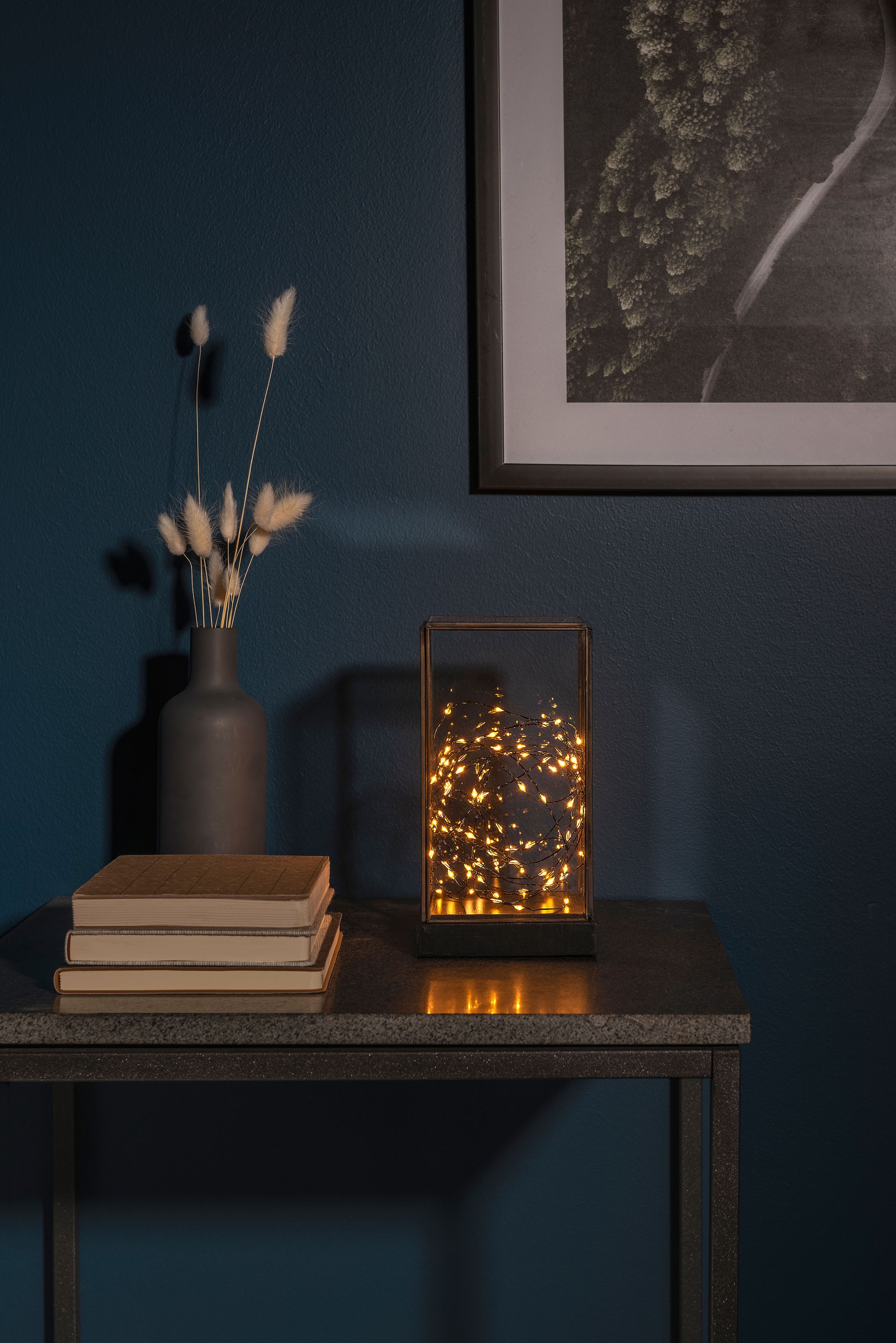 KONSTSMIDE LED Laterne »Weihnachtsdeko«, 80 flammig, Leuchtmittel LED-Modul | LED fest integriert, LED Glaslaterne rechteckig mit schwarzem Holzfundament
