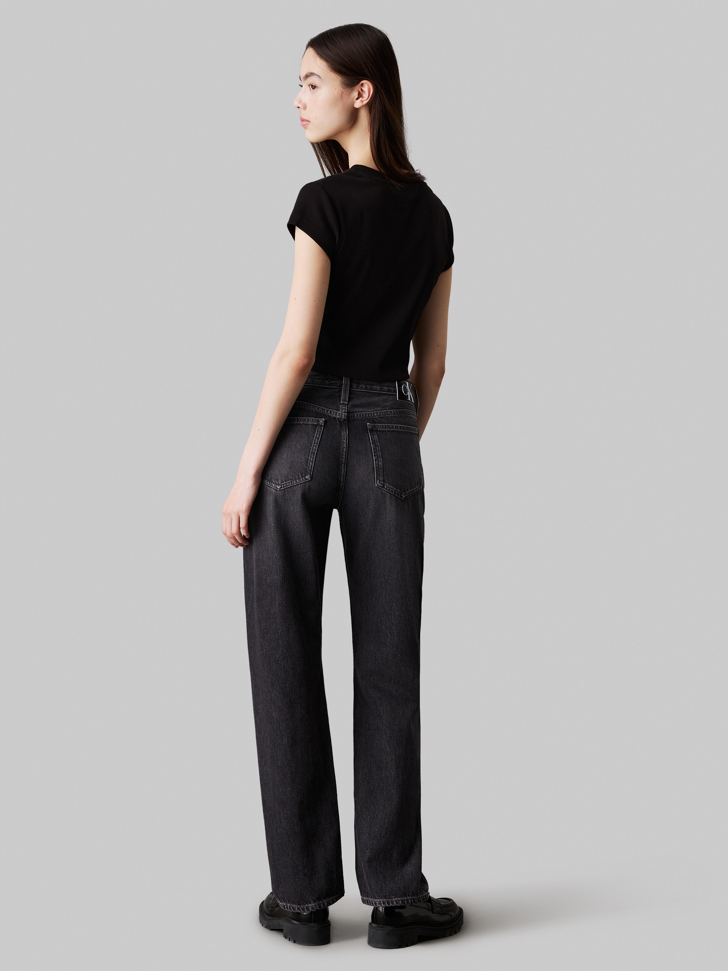 Calvin Klein Jeans T-Shirt »WOVEN LABEL RIB BABY TEE«, mit Logopatch