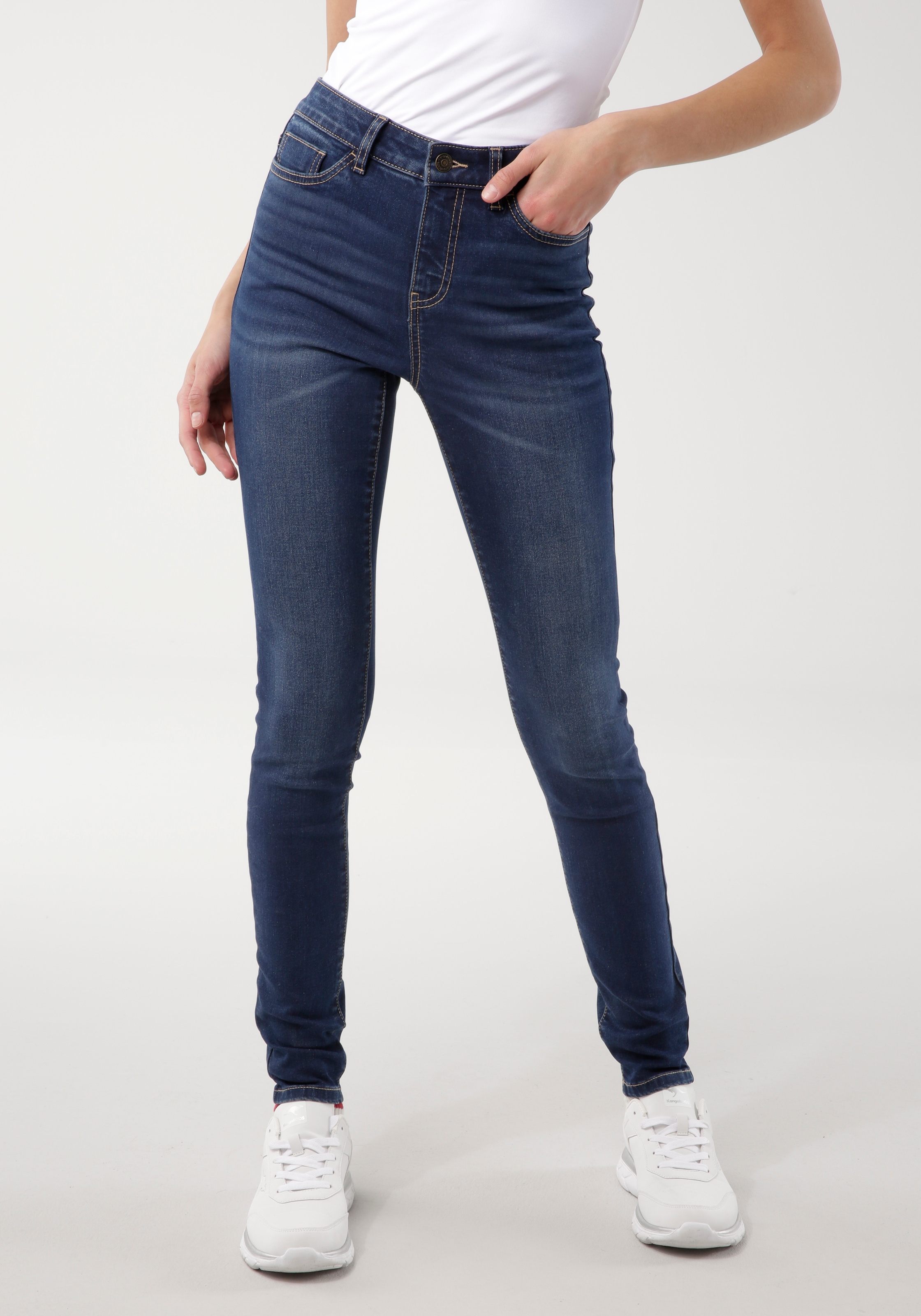 KangaROOS 5-Pocket-Jeans »SUPER SKINNY HIGH RISE«, knöchellang, mit Used-Optik, hohe Leibhöhe