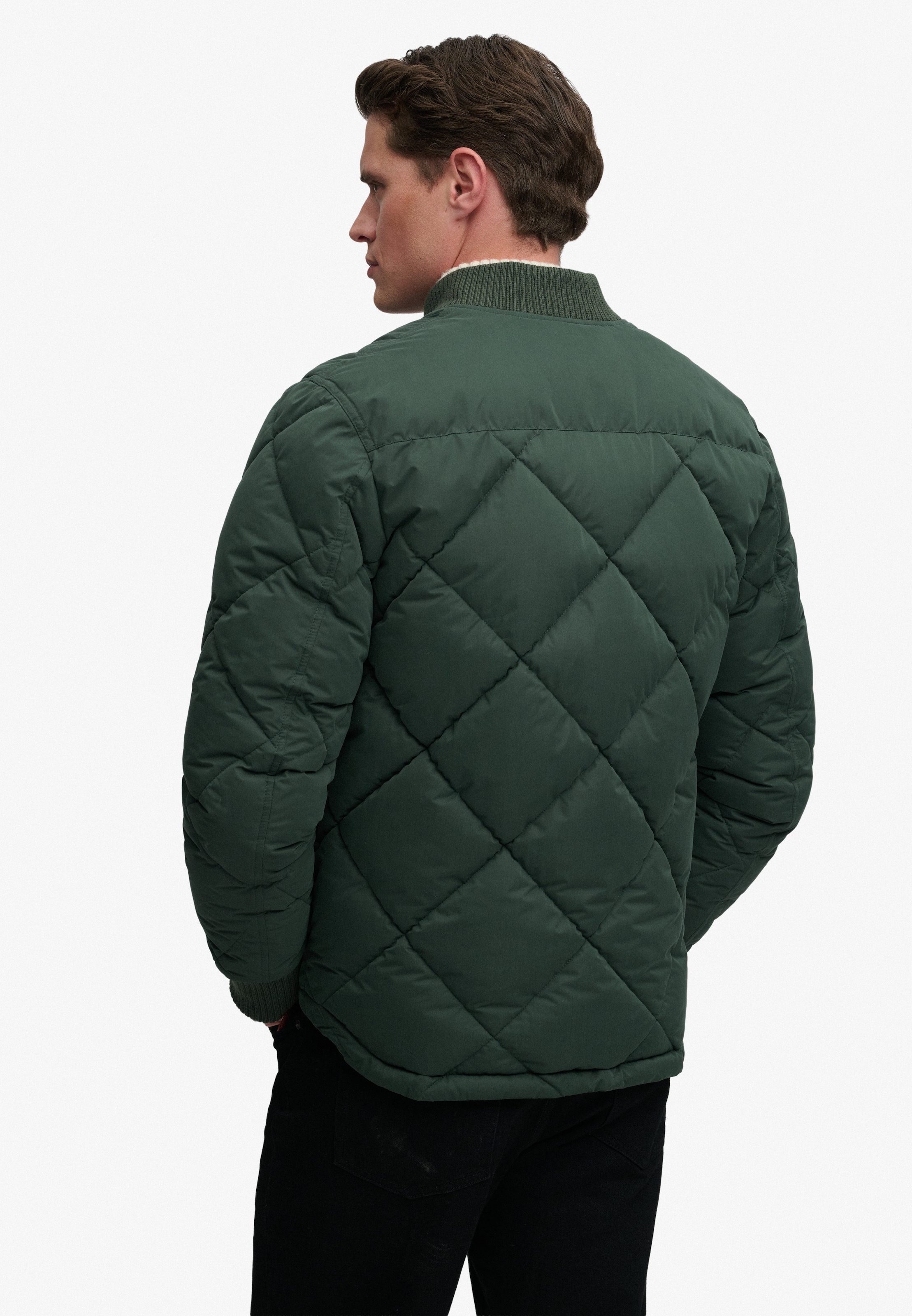 Superdry Steppjacke »DIAMOND QUILT JACKET« Regular Fit, mit Reißverschluss, aus Polyester und Kunstfaser