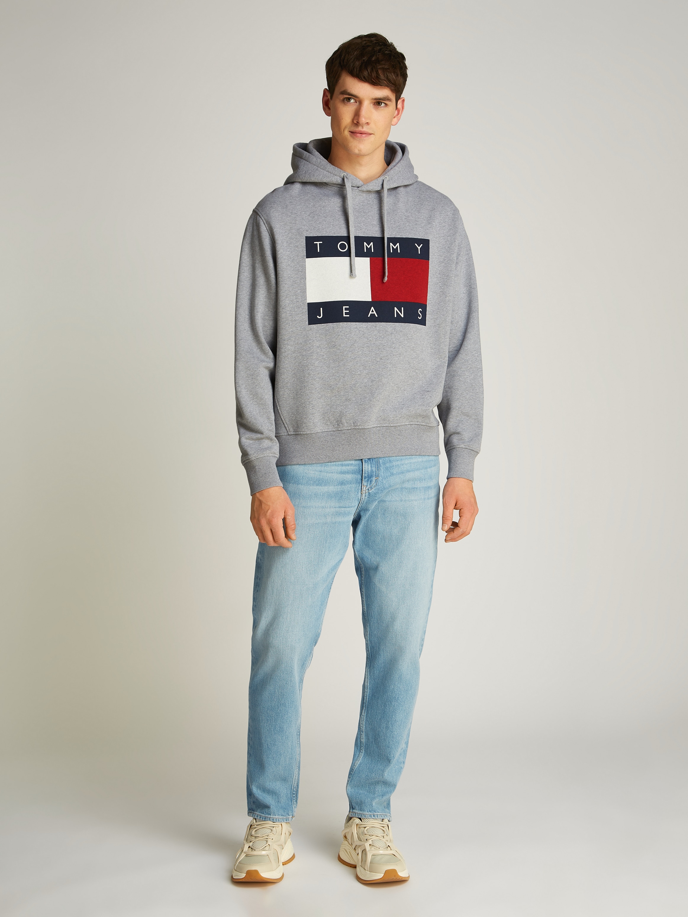 Tommy Jeans Hoodie »TJM MELANGE FLAG HOODIE«, mit großem Logo