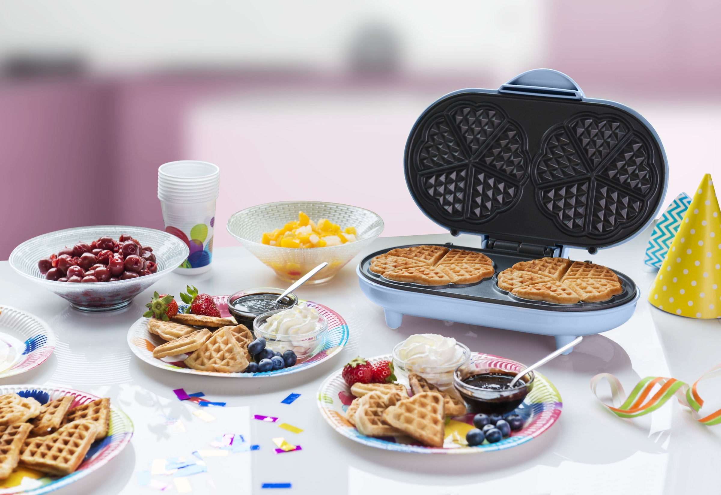 bestron Waffeleisen »ADWM1000B«, 1200 W, für klassische Herzwaffeln, mit Backampel, Blau