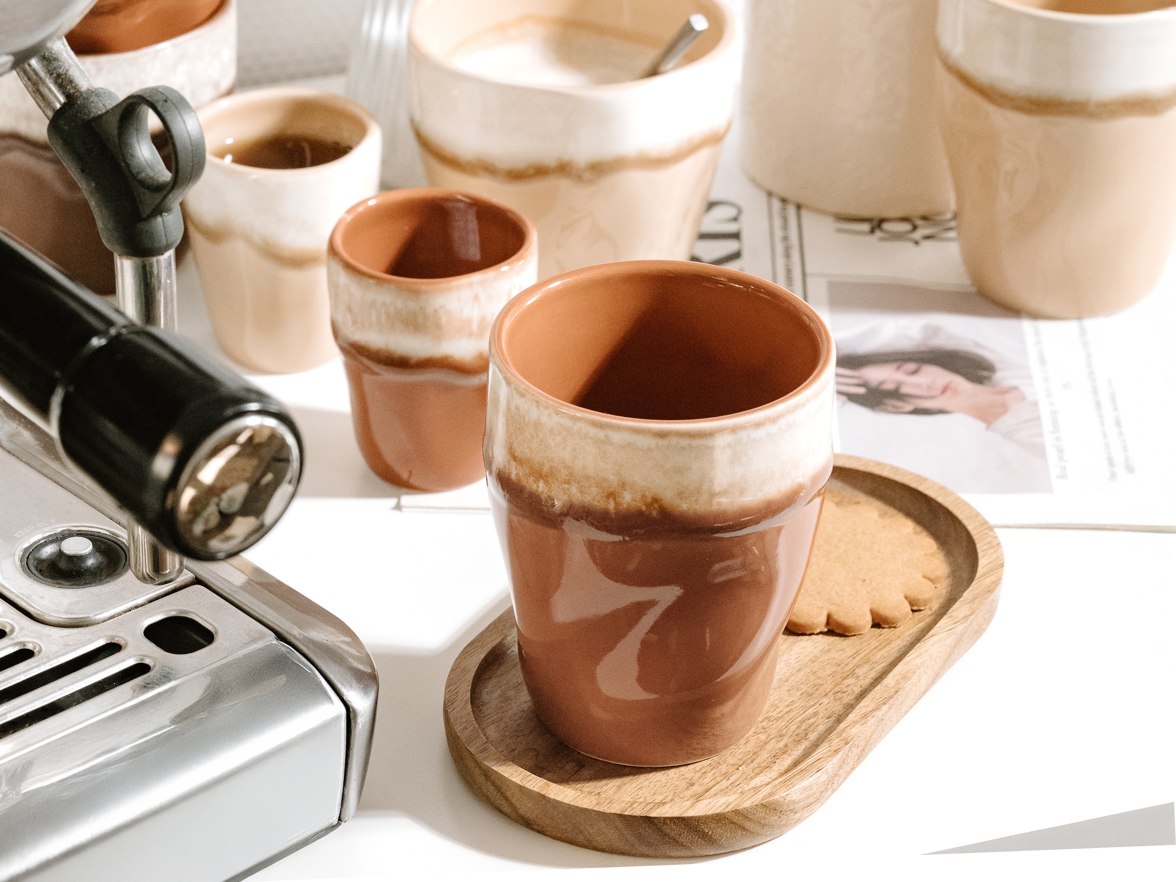 CreaTable Becher »Squeezy Mocha Mousse, Kaffeebecher 4-tlg« Einzigartige Optik, Reaktivglasur