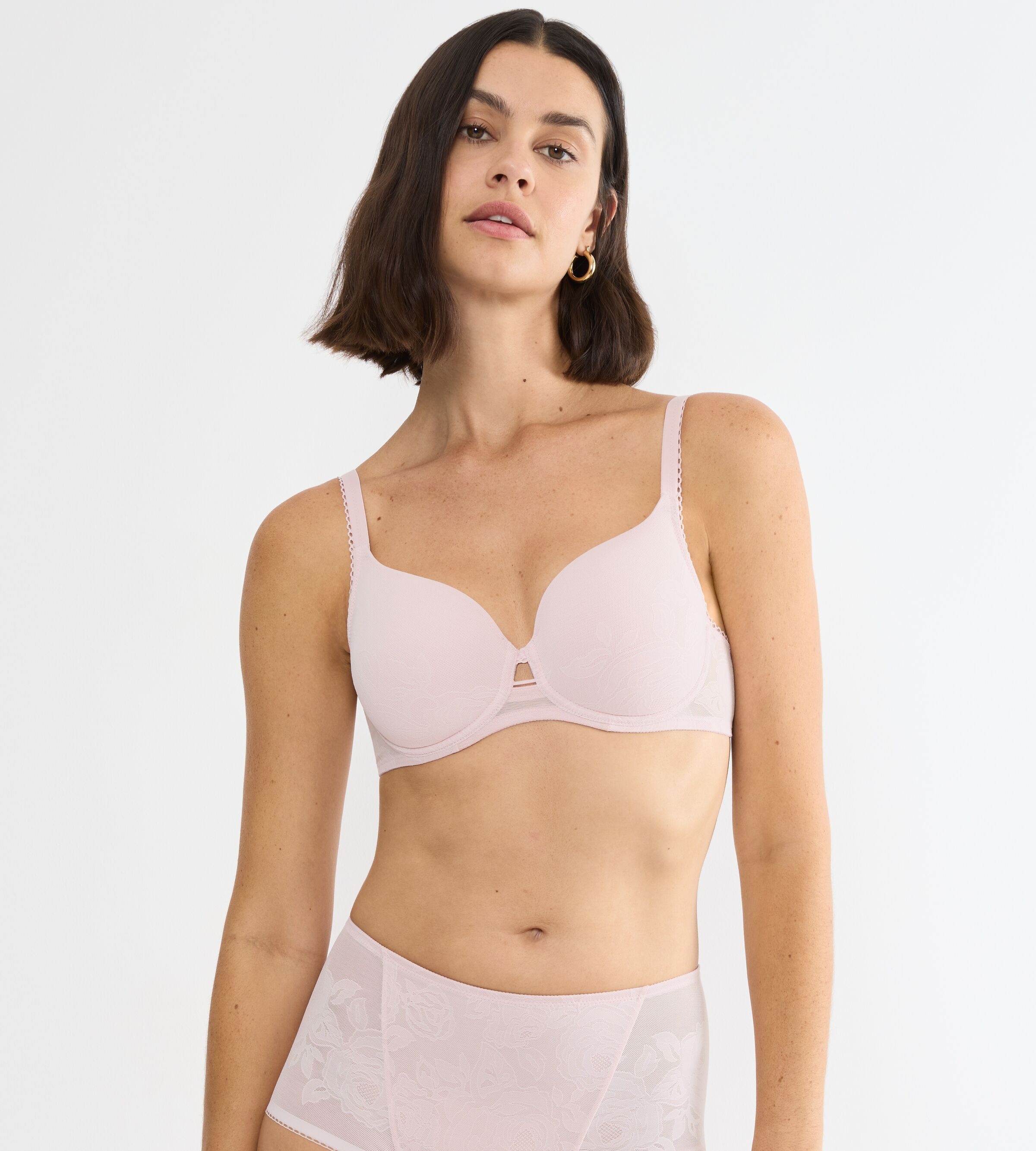 Triumph Bügel-BH »Wild Rose Sensation« flache formende Spitze, mittlerer Shape-Effekt