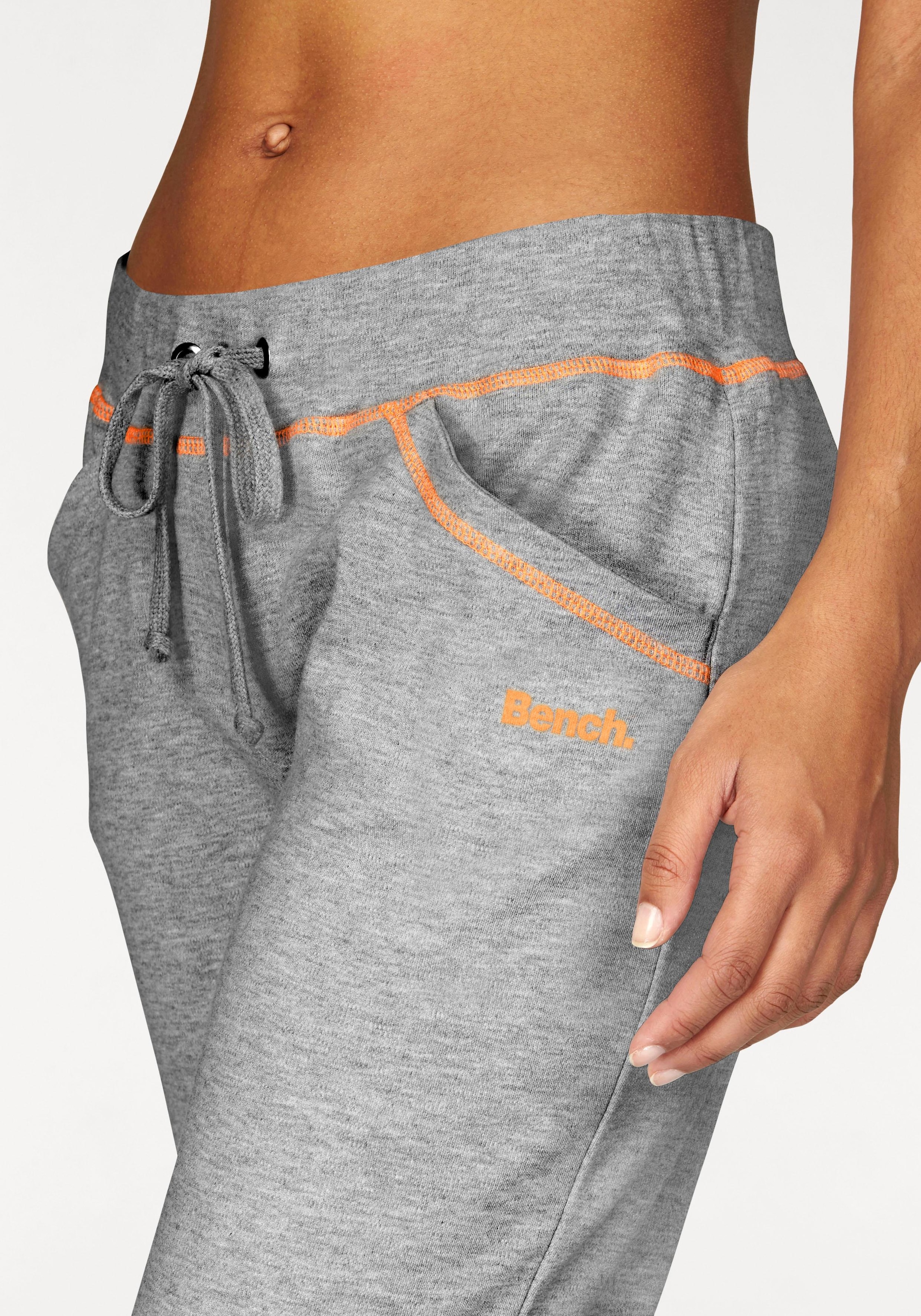 Loungewear, mit bei kontrastfarbenen Loungeanzug Nähten, Bench. Loungewear ♕ Relaxhose,