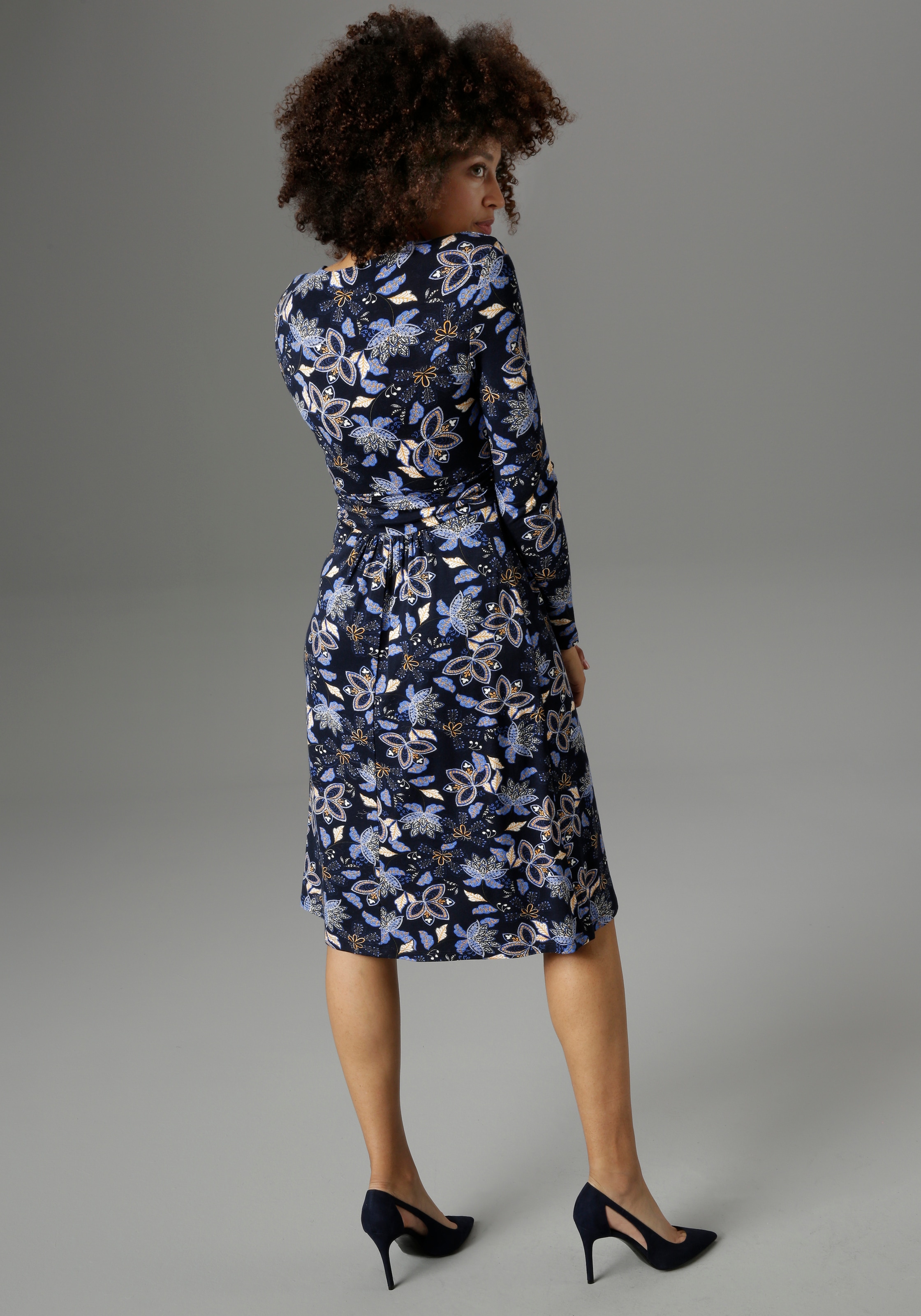 Aniston SELECTED Jerseykleid, mit intensivem Blumendruck