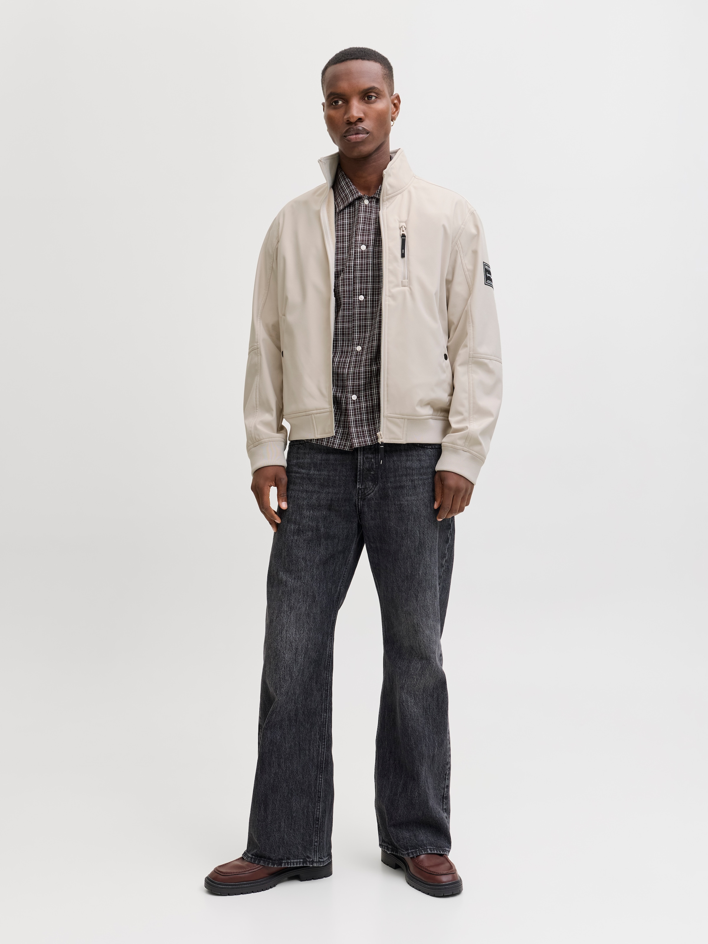 Jack & Jones Softshelljacke »JJEPARKER SOFTSHELL BOMBER SN« Softshelljacke, aus Polyester, modischer Fit, mit Brust-Reißverschluss