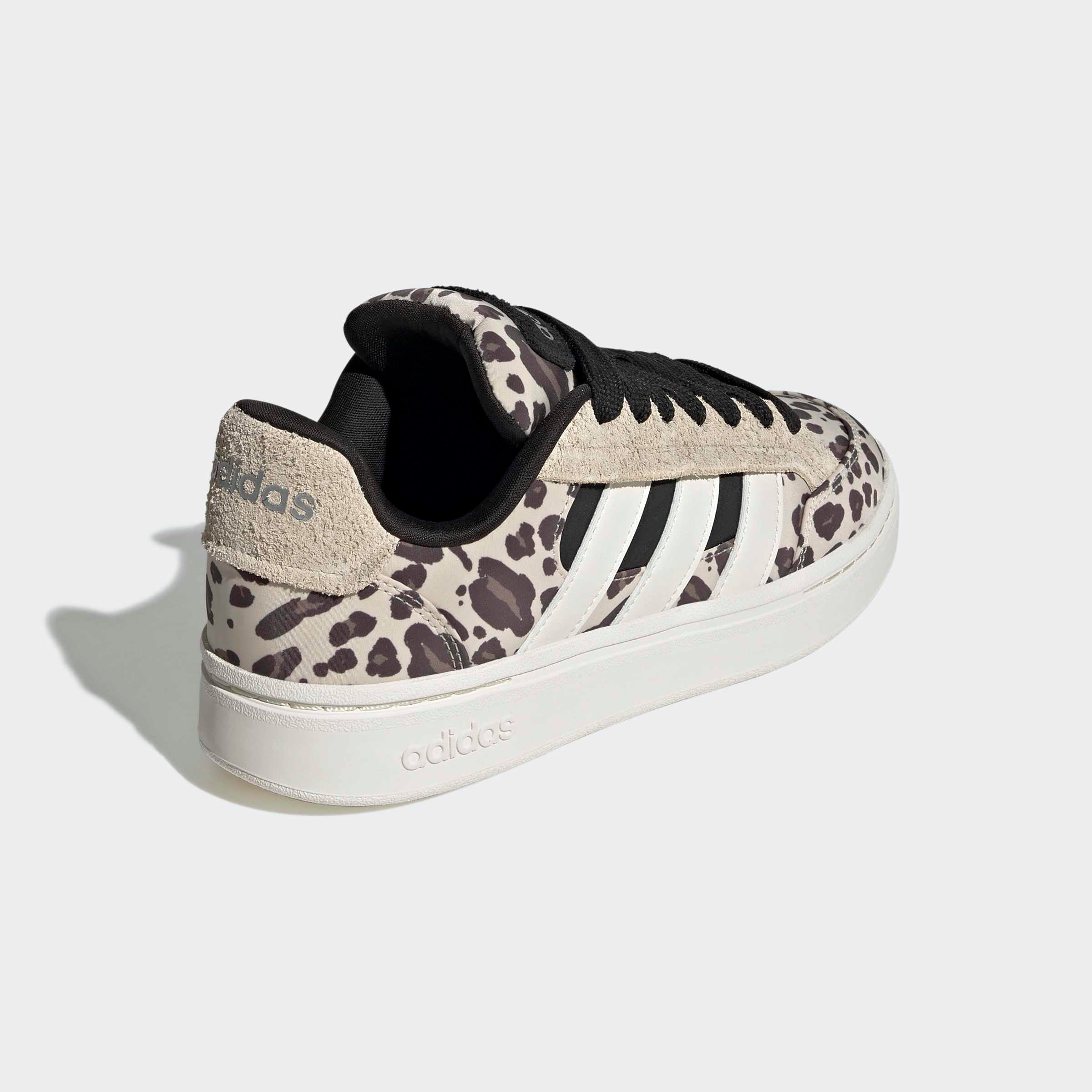 adidas Sportswear Sneaker »GRAND COURT ALPHA«  mit Leo Muster