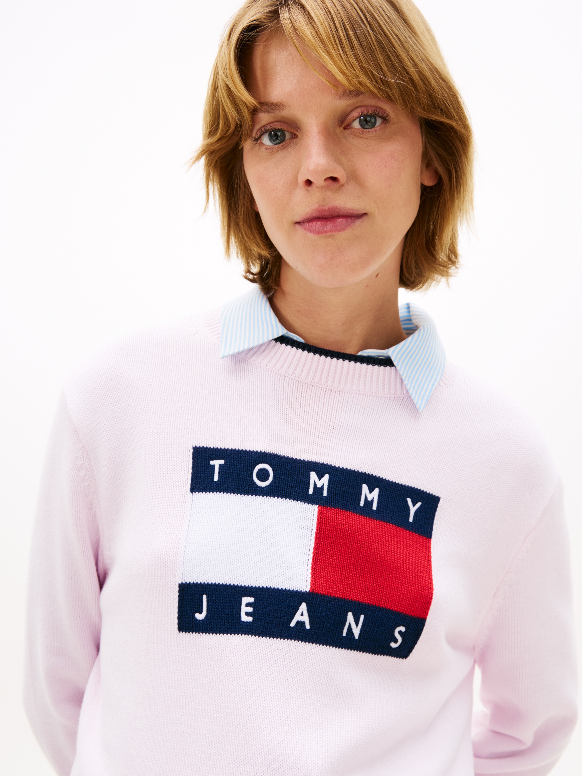 Tommy Jeans Strickpullover »TJW TIPPING FLAG SWEATER EXT« mit Logo-Intarsie, Relaxed Fit