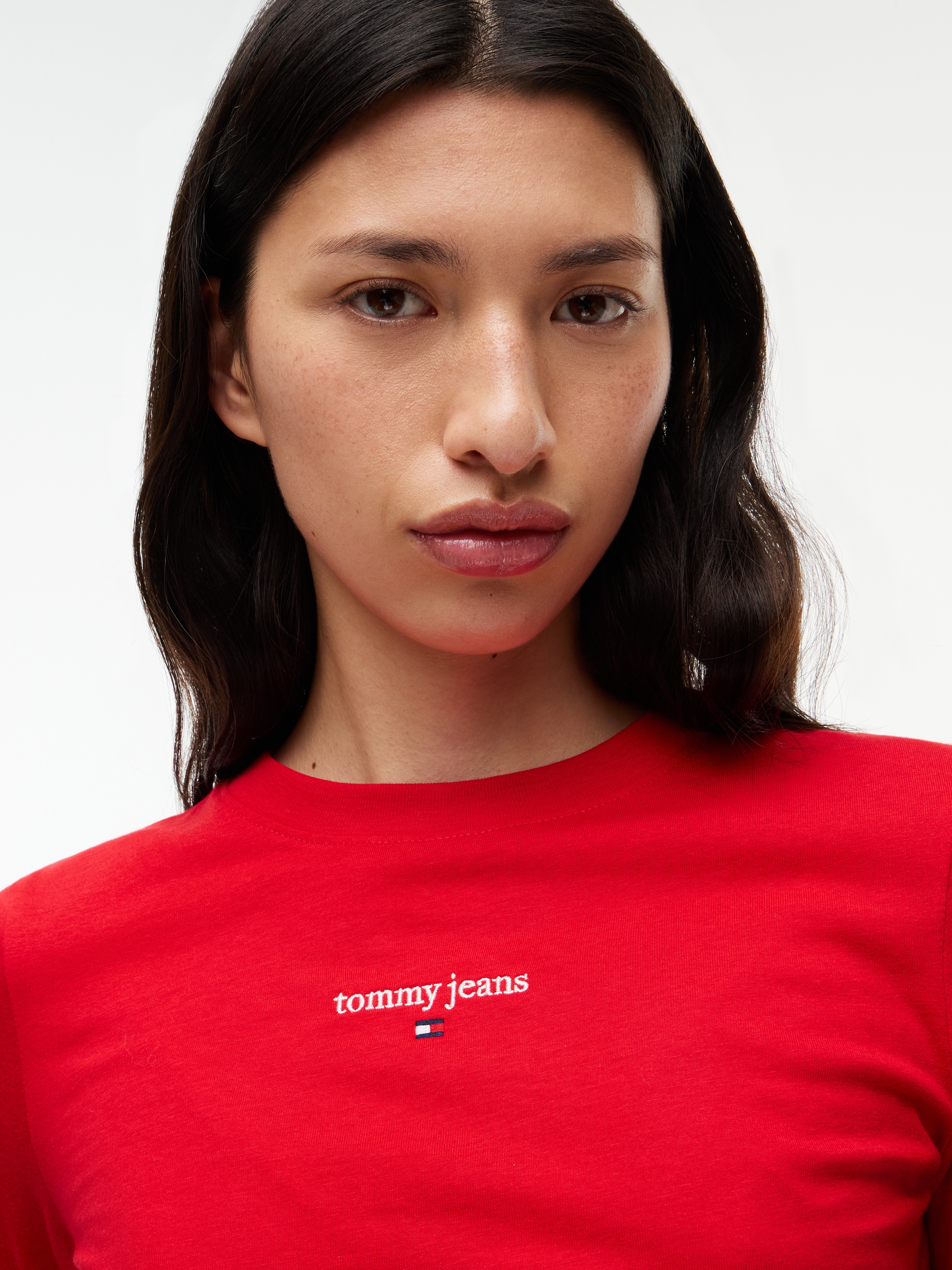 Tommy Jeans Langarmshirt »TJW SLIM CLASSIC LOGO LS TEE« Baumwollmischung, slim fit