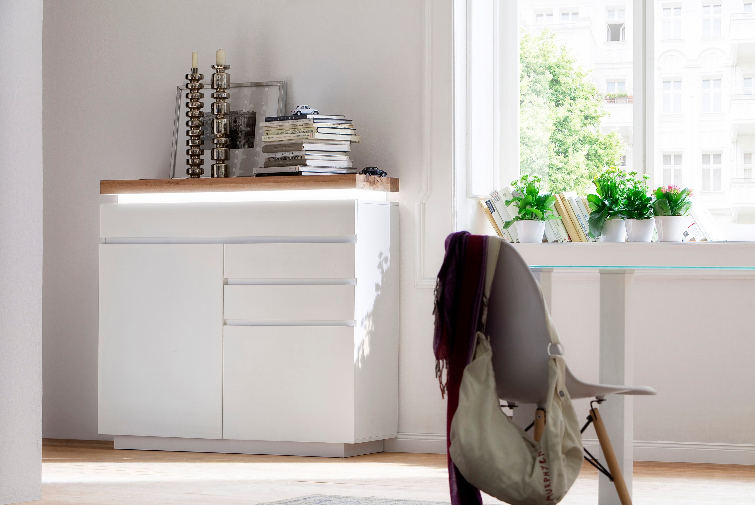 MCA furniture Sideboard »Romina«, mit LED Beleuchtung weiß dimmbar, inkl. Fernbedienung