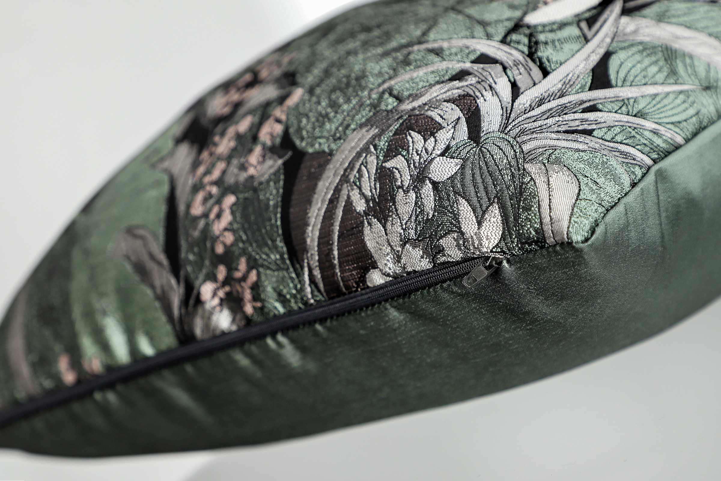 SCHÖNER WOHNEN-Kollektion Dekokissen »Toucan« mit glänzenden Highlights