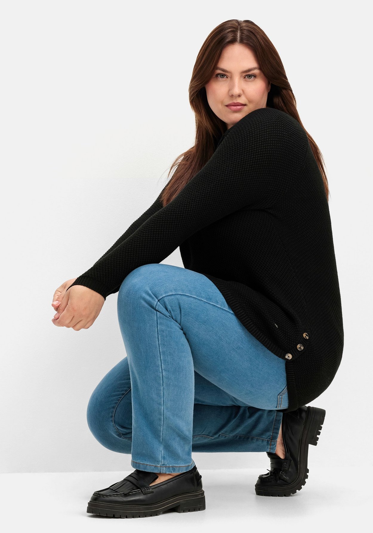 Sheego Strickpullover »Pullover im Strukturstrick, mit Zierknöpfen seitlich«