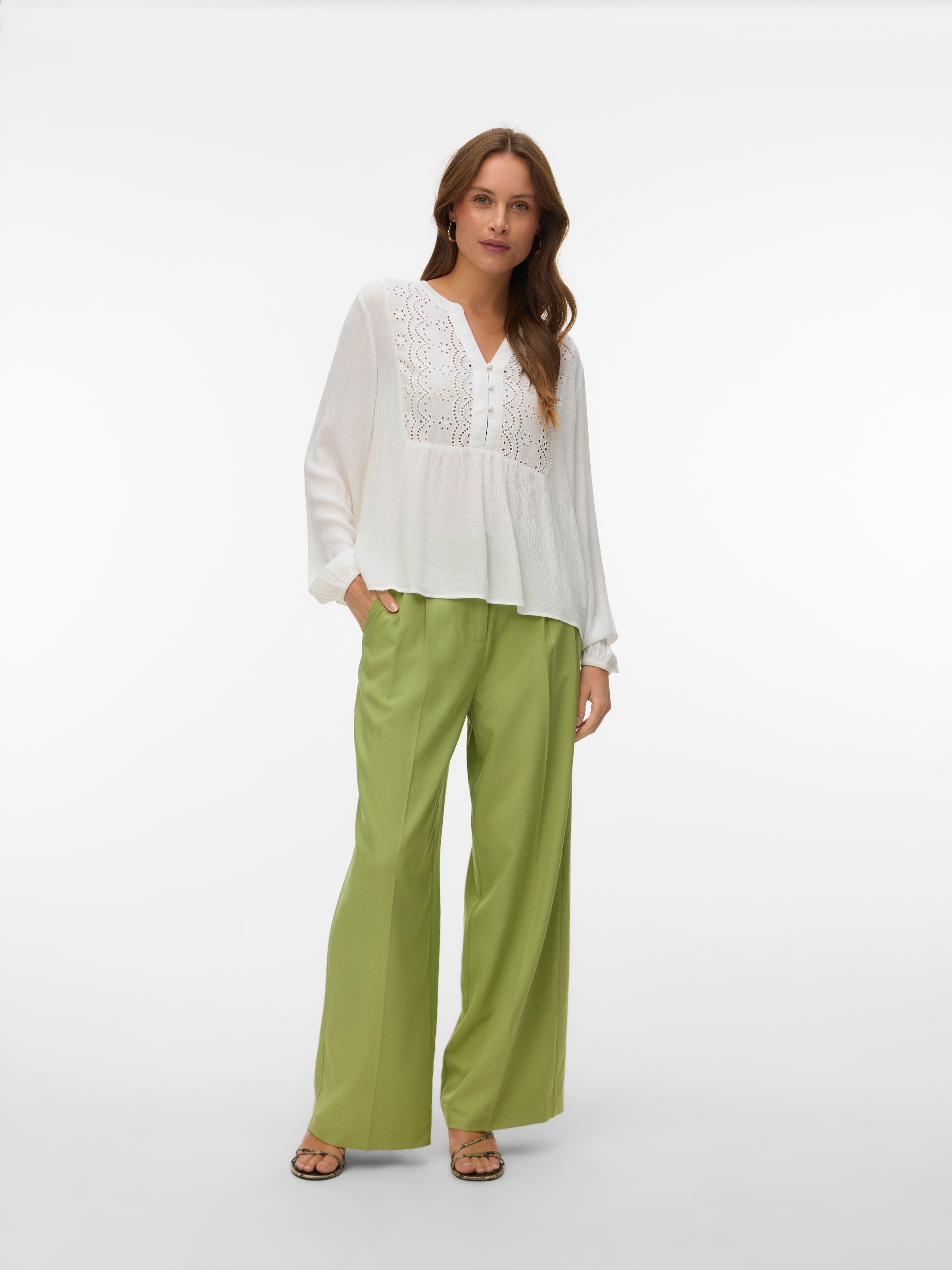 Vero Moda Shirtbluse »VMMENNY EMB LS TOP WVN NOOS« Viskose, Stickerei Details