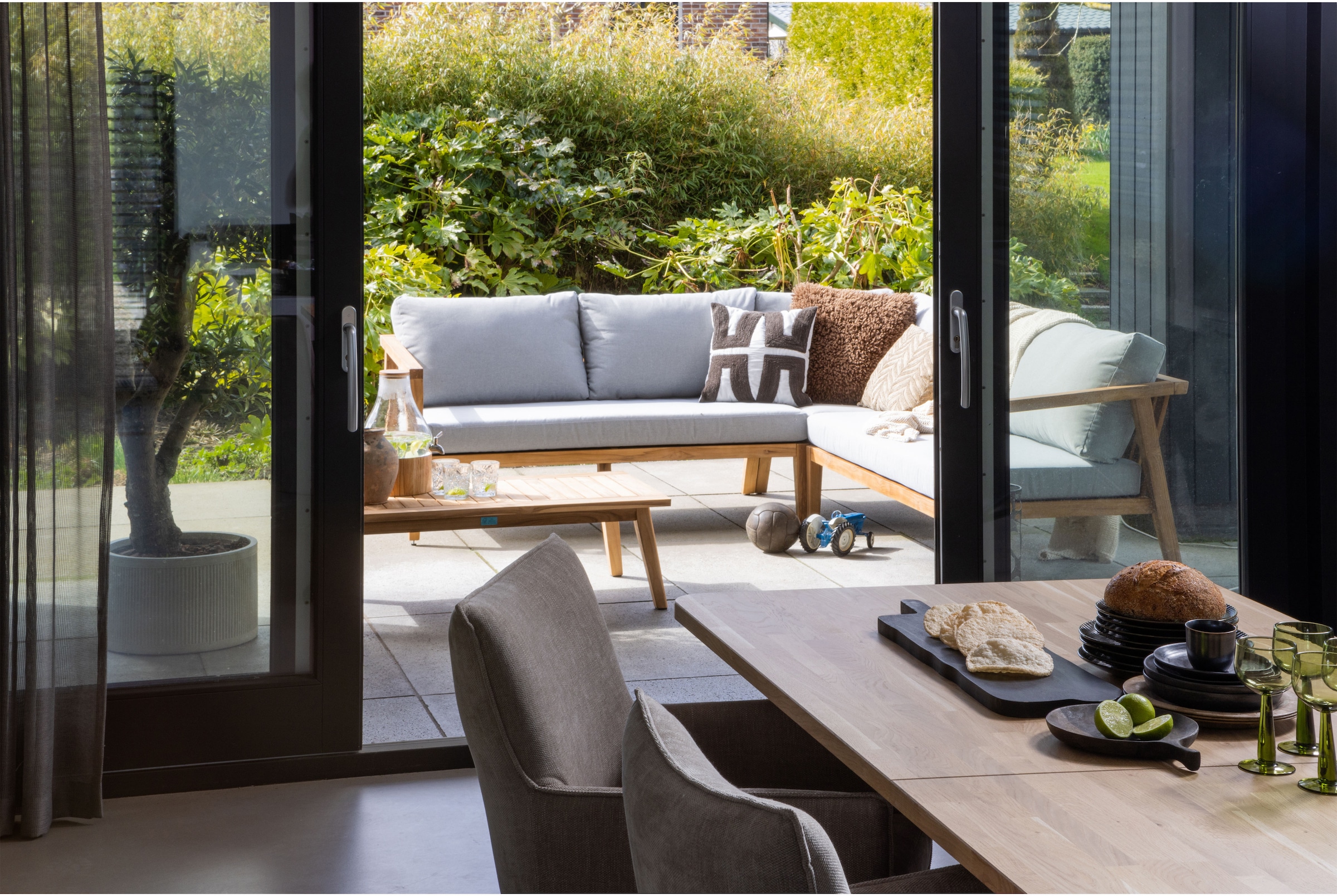 WOOOD Sitzgruppe »LUCCA LOUNGESET GARTEN TEAK INKL. KISSEN« 3 tlg. tlg.