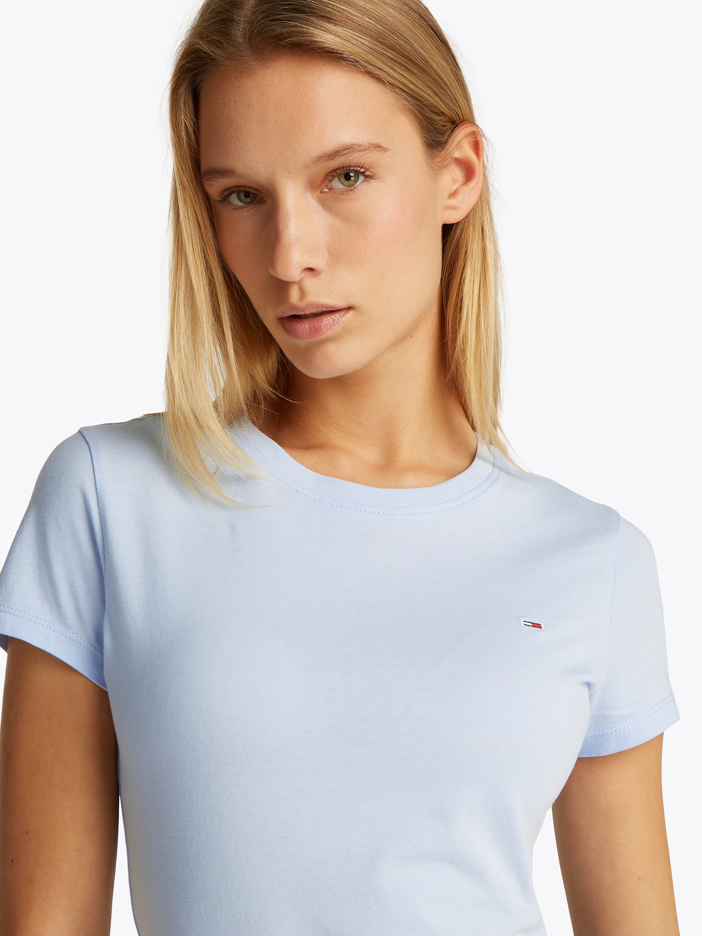 Tommy Jeans T-Shirt »TJW SLIM C-NECK TEE«, mit Logo-Stickerei