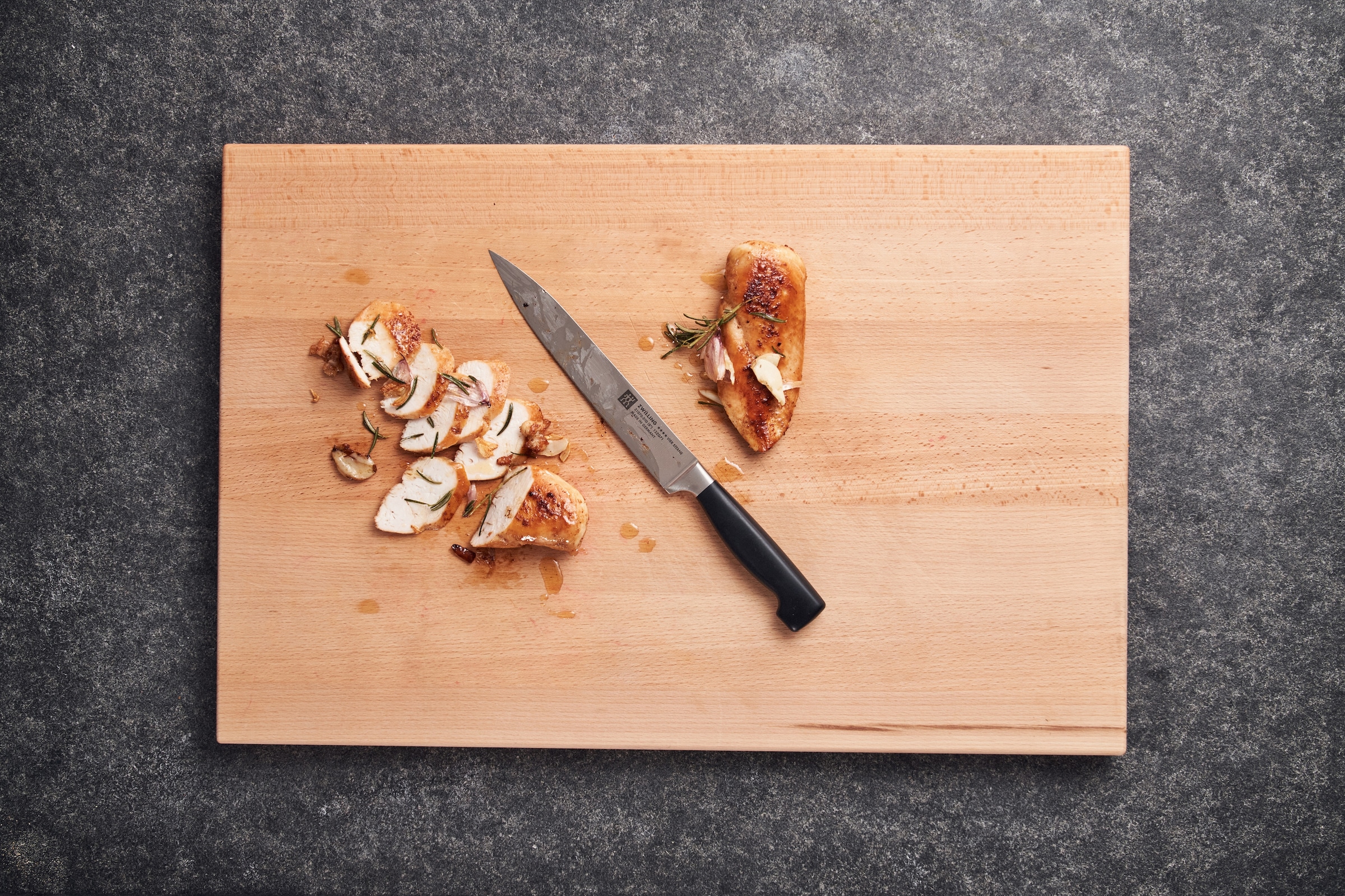 Zwilling Messerblock »Gourmet, inkl. 4 Messer«, 5 tlg., mit flexiblen Kunststoff-Borsten, Bambus