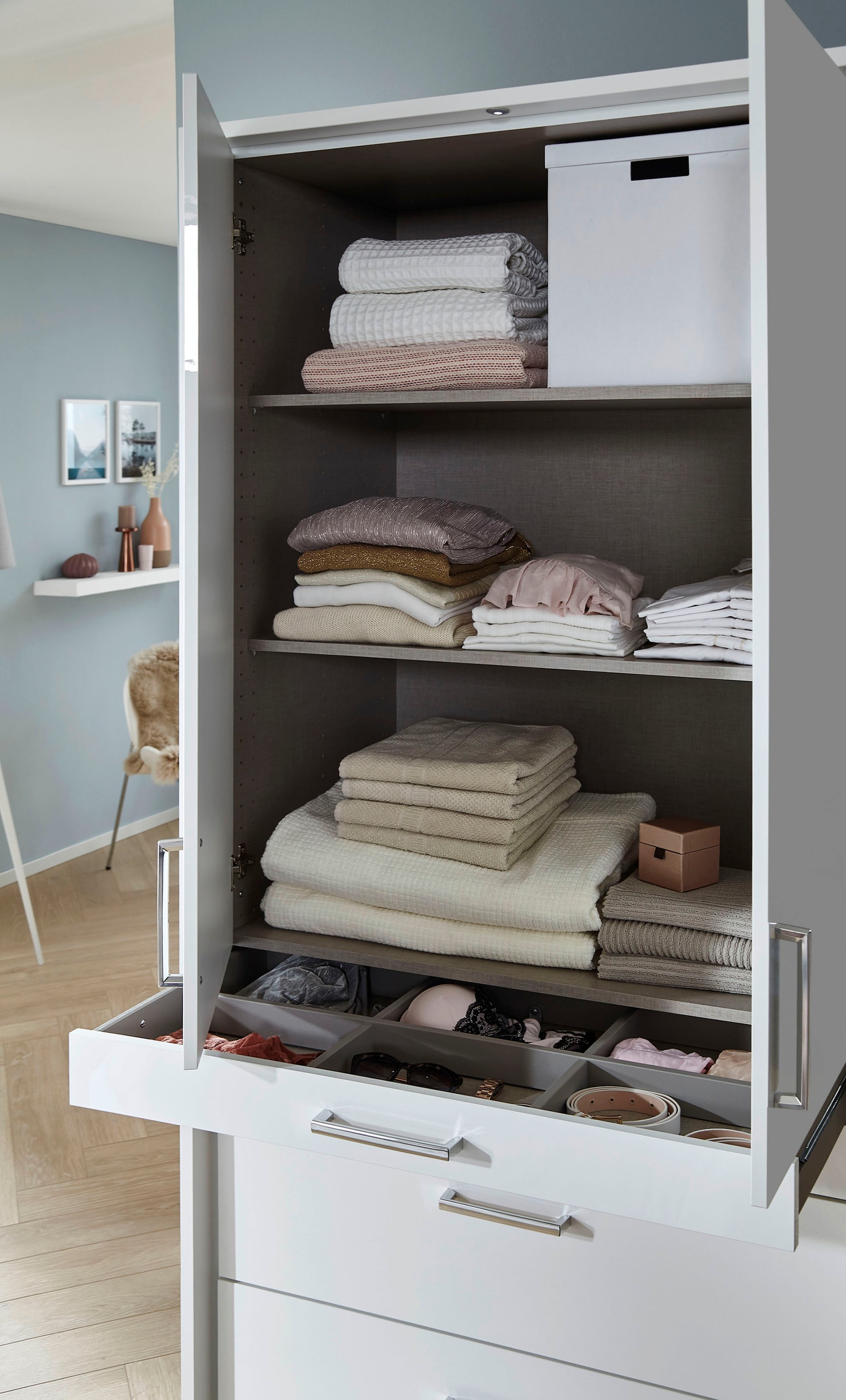 rauch Drehtürenschrank »Kleiderschrank Schrank Garderobe Garderobenschrank  HOMBURG« inkl. Passepartout, oberer Schubkasten mit Einteilung MADE IN GERMANY