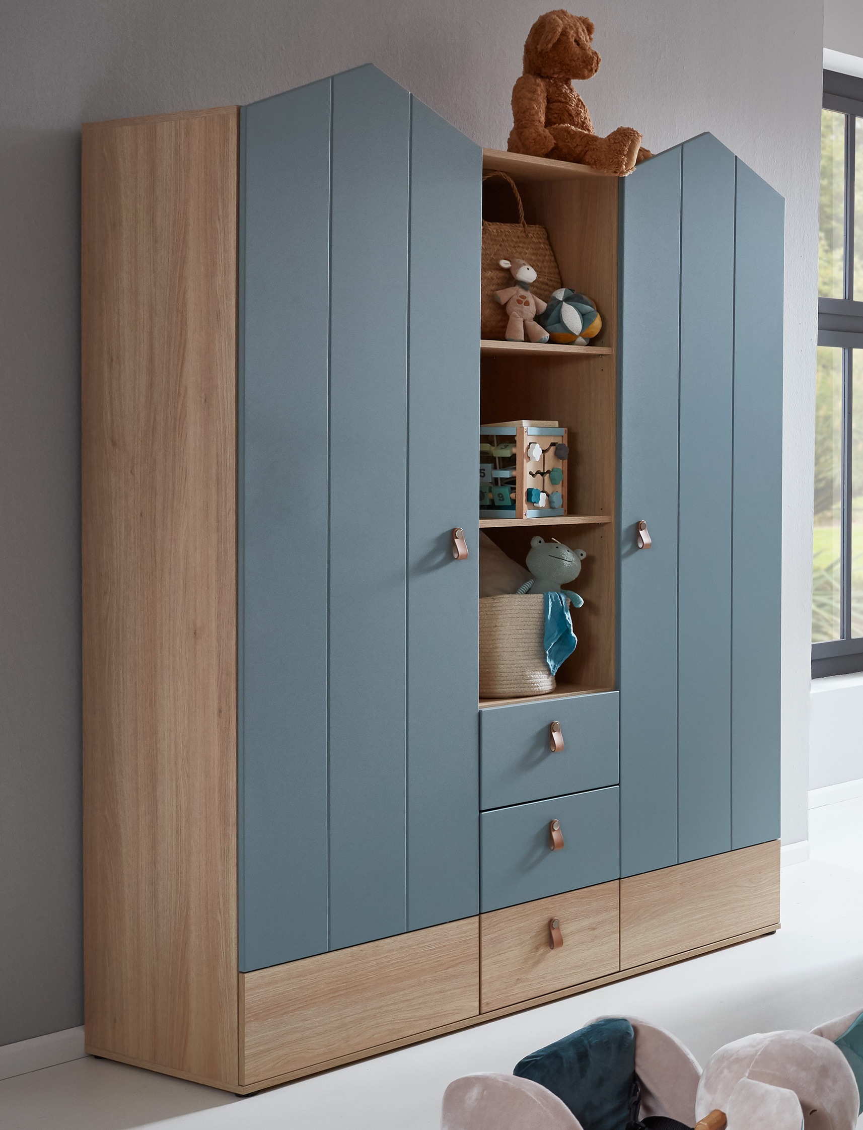 arthur berndt Babyzimmer-Komplettset »Babyzimmer-Set »Roofy« 3-teilig mit 2-türigem Kleiderschrank«, (Set, 3 tlg., Babymöbel-Set »Roofy« Kleiderschrank,Kinderbett+Wickelkommode)