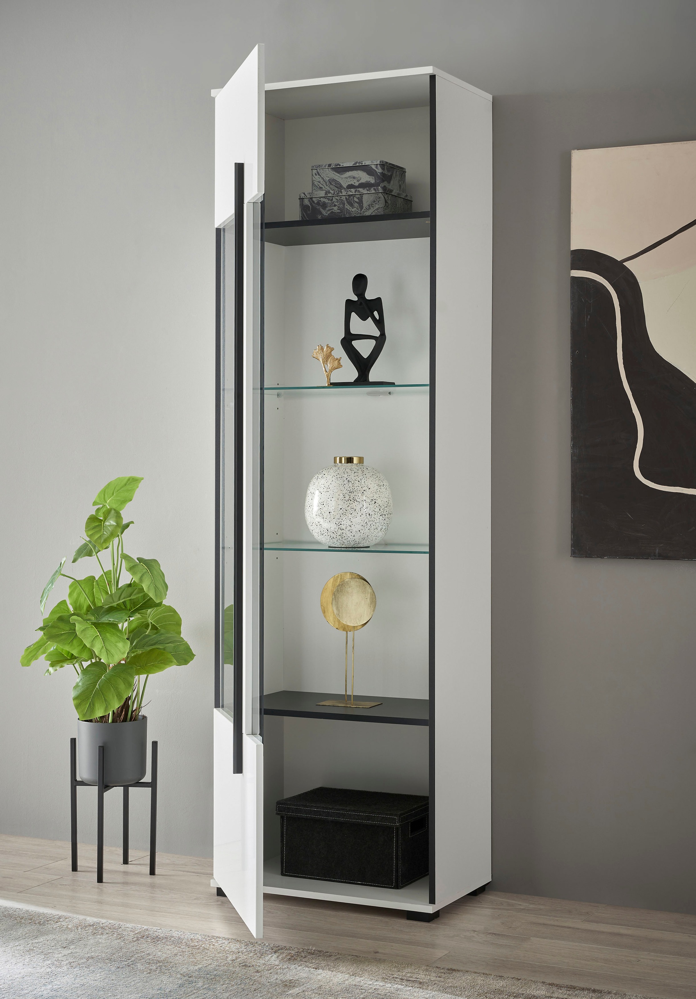 INOSIGN Vitrine »Cantara, Vitrinenschrank in Eiche Evoke oder weiß, Standvitrine«, schwarzer Stangengriff, ausreichend Stauraum, vielseitig einsetzbar