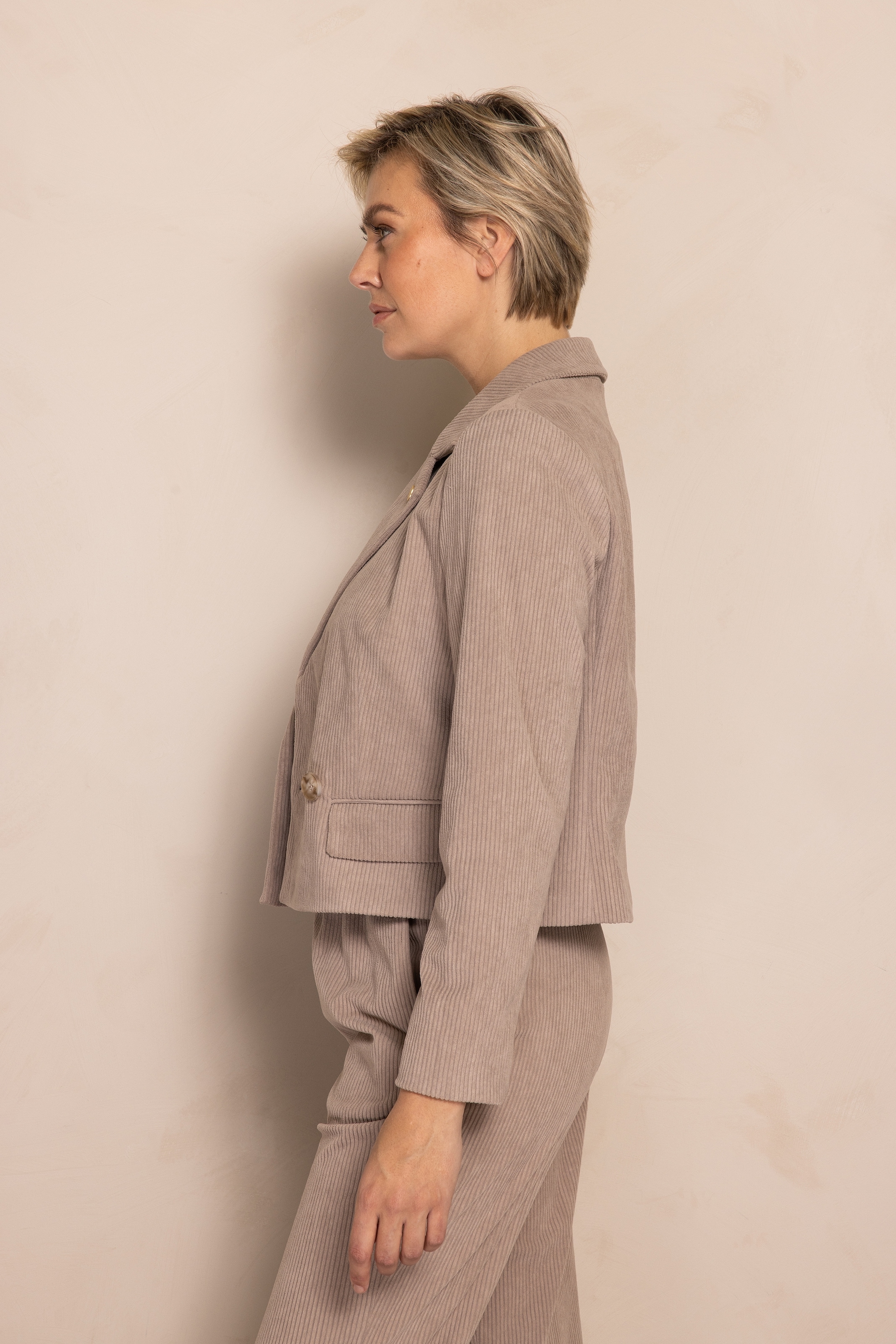 Zhrill Kurzblazer »Cord ZHJOJO« lässiger Stil, gerade Passform, aus Polyester, mit Reverskragen