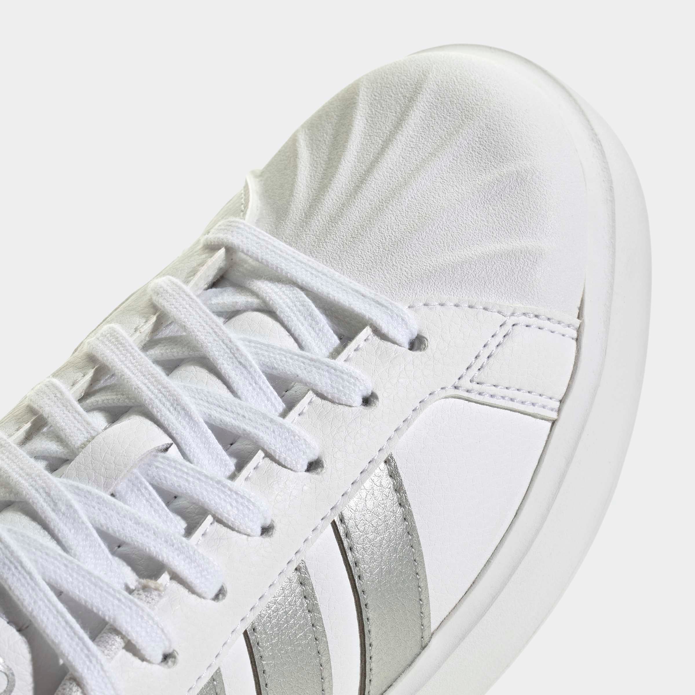 adidas Sportswear Plateausneaker »STREETTALK BOLD«  inspiriert vom Design des adidas Superstar