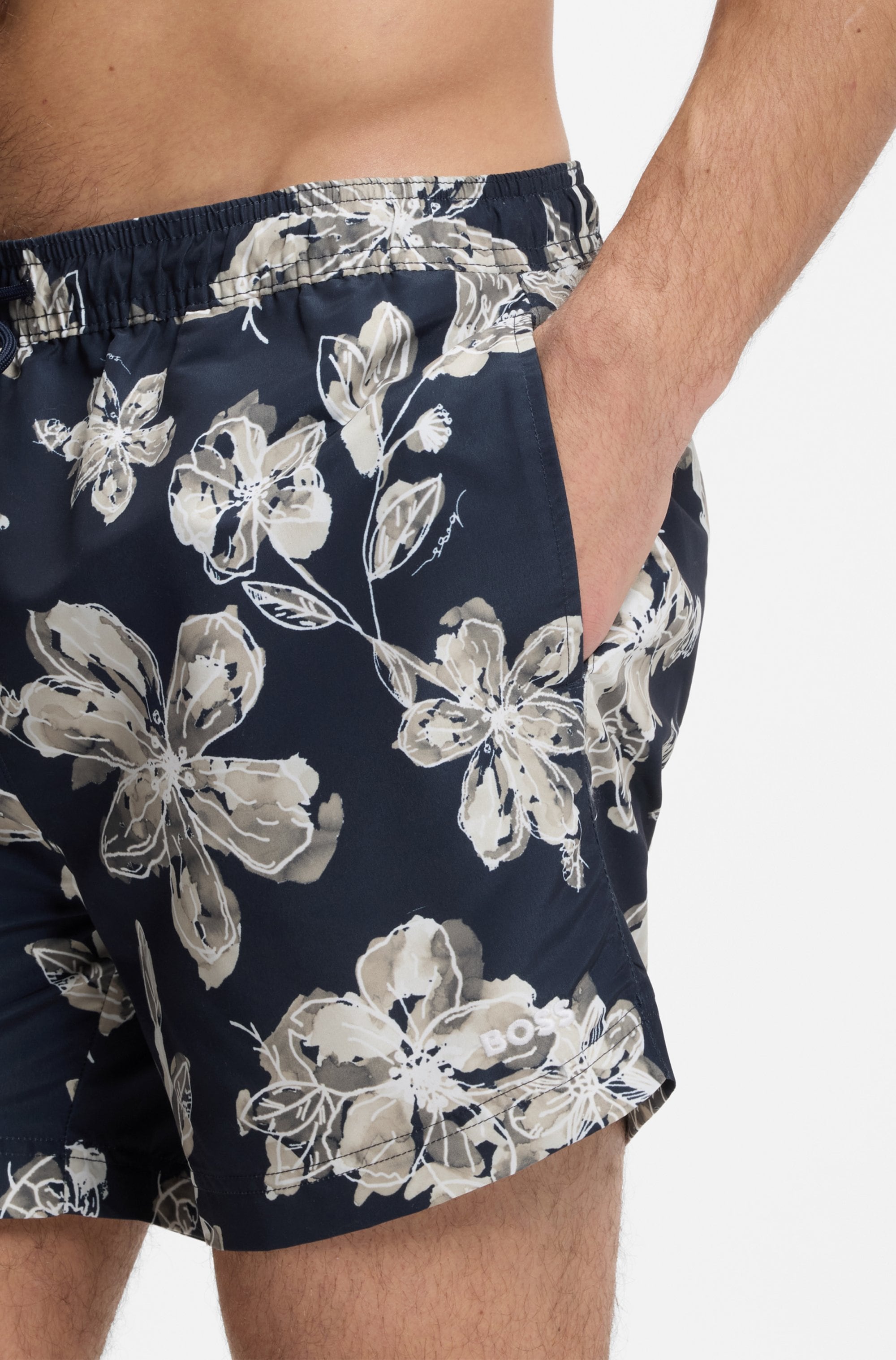 BOSS Badeshorts »Discus« schnelltrocknend, moderner Allover-Print