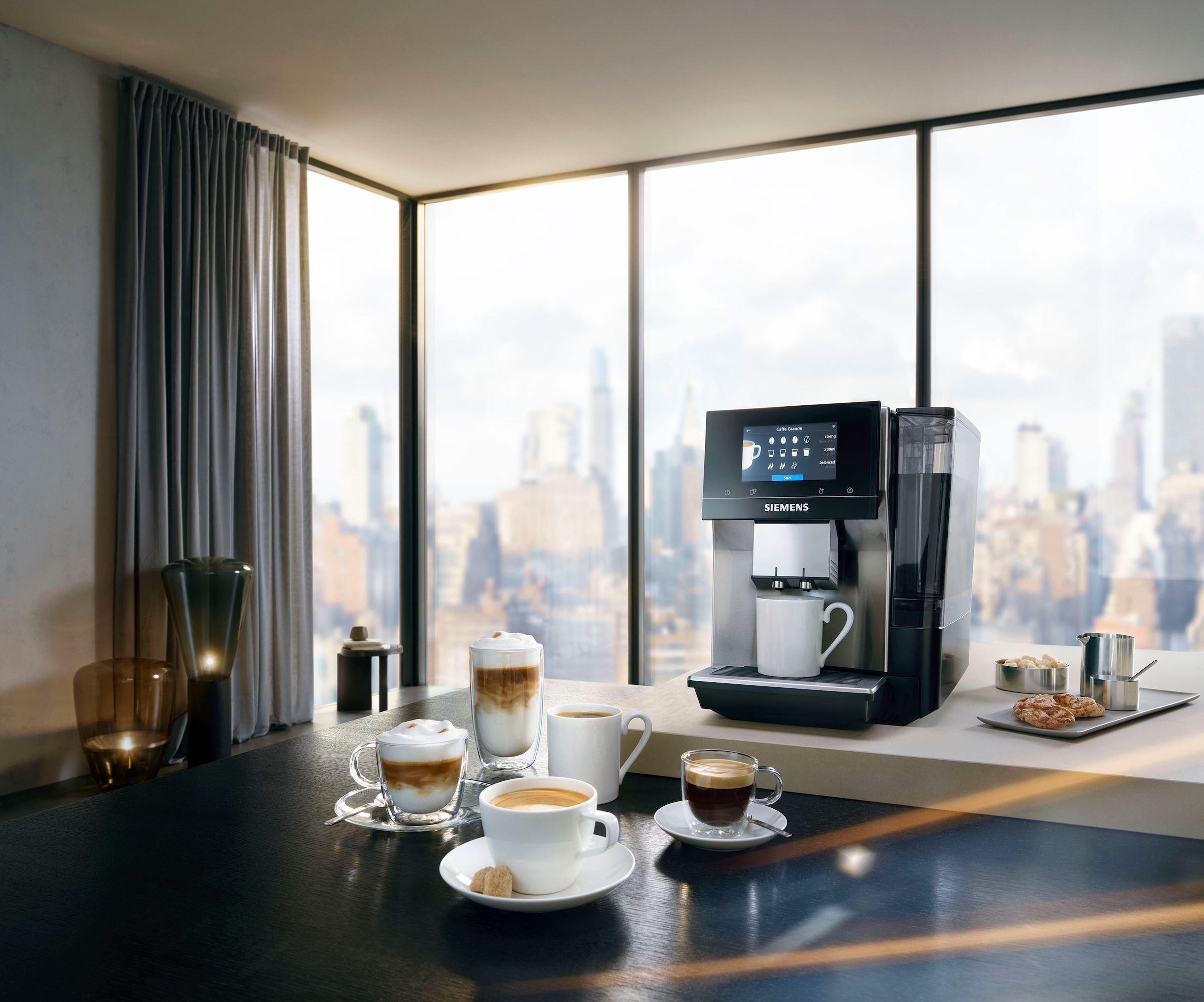 SIEMENS Kaffeevollautomat »EQ.700 Inox silber metallic TP705D47«, Full-Touch -Display, bis 10 Profile speicherbar, Milchsystem-Reinigung mit 3 Jahren  XXL Garantie