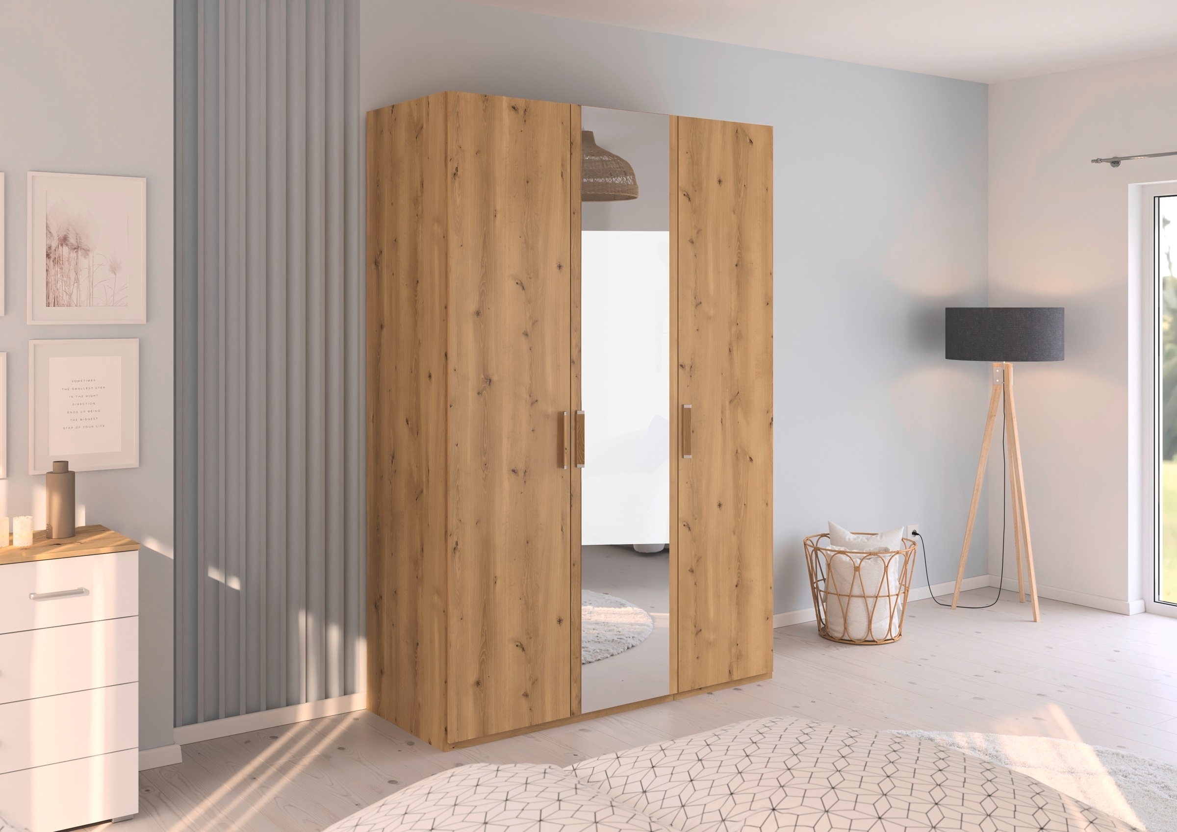 rauch Drehtürenschrank »Kleiderschrank Schrank Garderobe Schlafzimmerschrank EVELYN«, (in 2 Höhen 197 oder 210 cm erhältlich), in elegantem Stil, viel Stauraum 3 Breiten und 2 Höhen MADE IN GERMANY