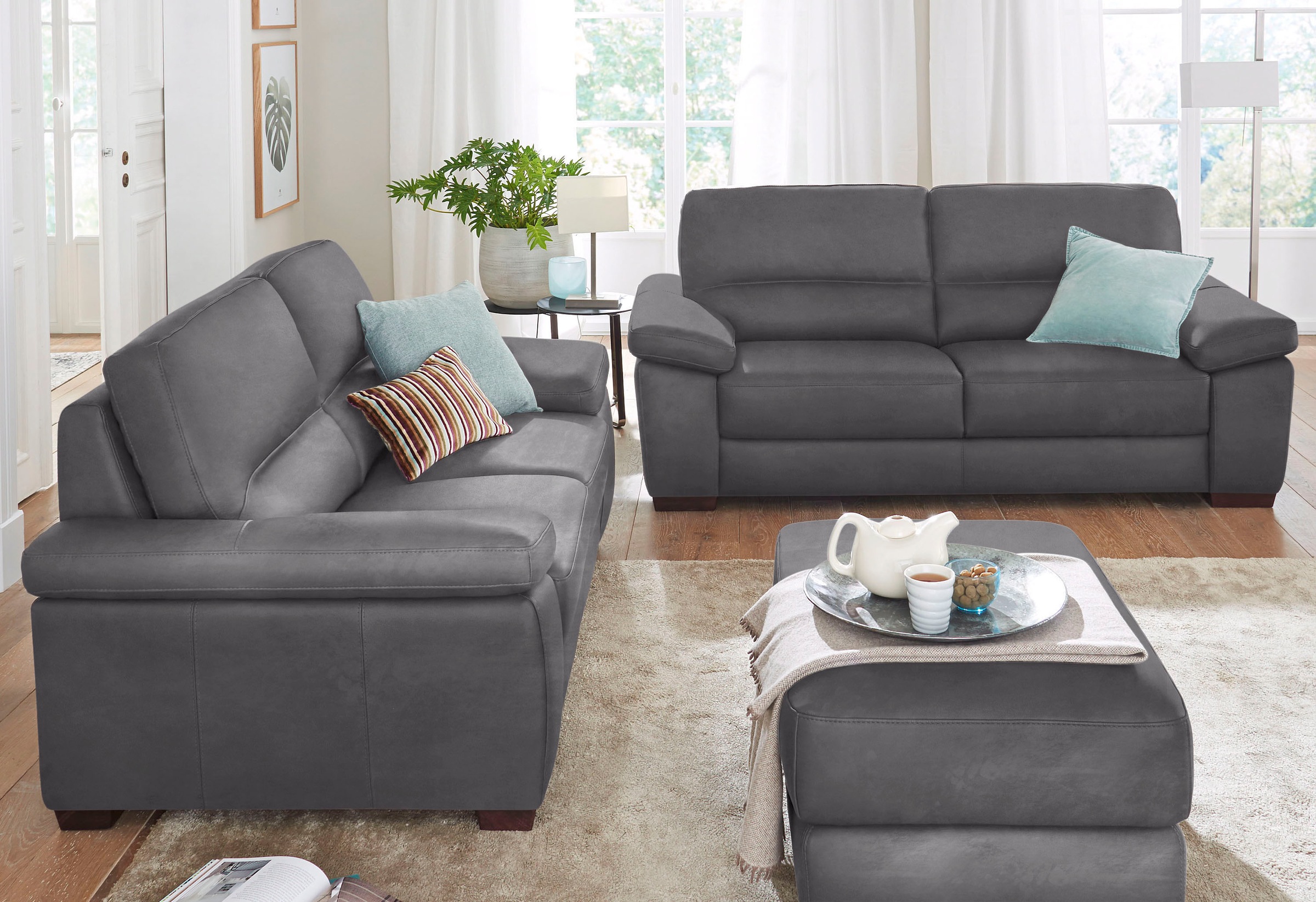 CALIA ITALIA Hocker »Gaia, in edlem Design und mit erstklassigem Sitzkomfort«, aus pflegeleichtem Luxus-Microfaser Ginevra Hydro Care