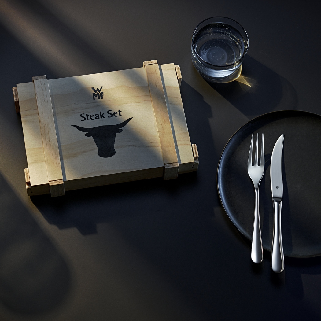 WMF Steakbesteck »inklusive Holzkiste, Monobloc, Wellenschliff, auch als Pizzabesteck« spülmaschinengeeignet, formstabil, hygienisch und säurefest