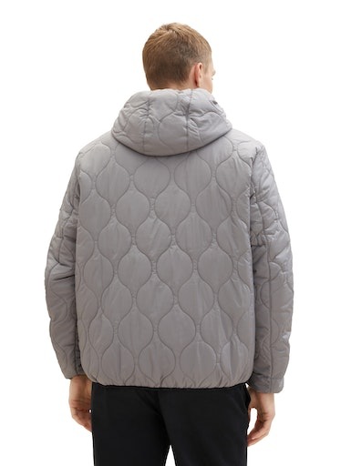 TOM TAILOR Denim Steppjacke, mit Kapuze, mit Logo-Badge am Ärmel