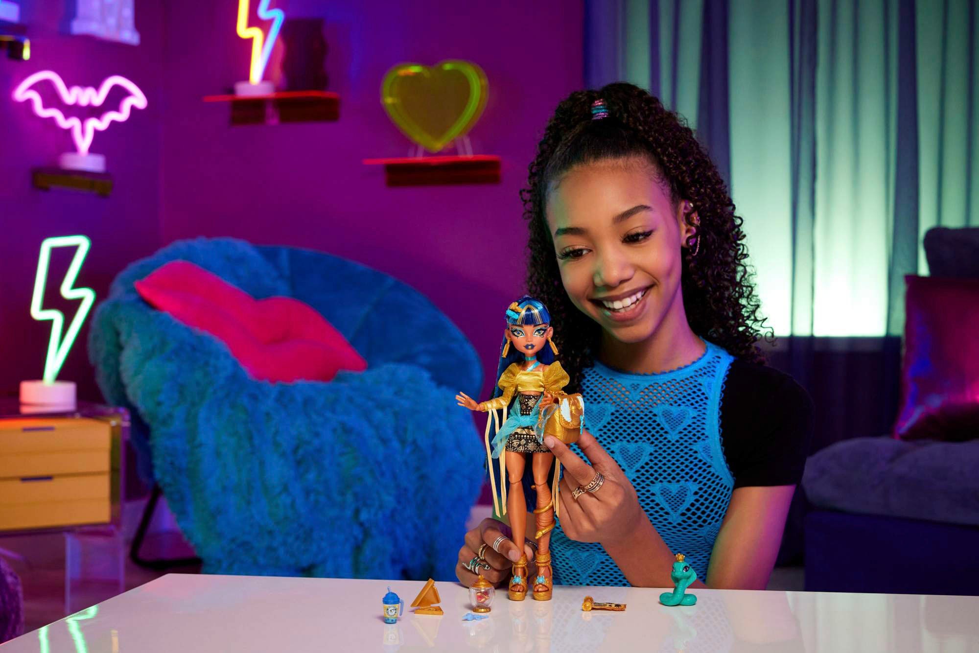 MonsterHigh™ Anziehpuppe »Cleo de Nile mit Tier Hissette«