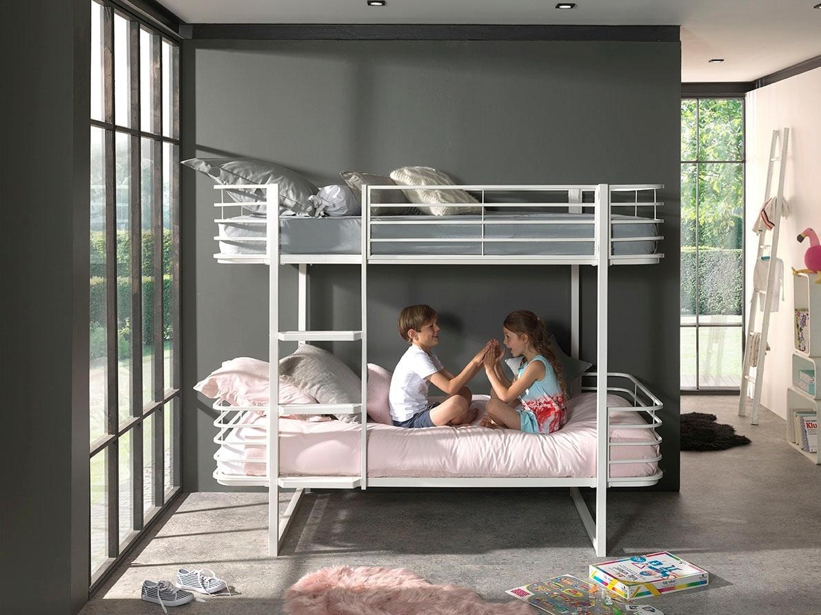 Vipack Etagenbett »Oscar, Metallbett mit 2 Liegeflächen 90/200, stabil und standfest«, (B/H/T ca. 205x166x99cm, pulverbeschichtet wahlweise in 2 Farben), mit Metallrost, Absturzschutz, Leiter, gerundete Kopf- und Fußteile