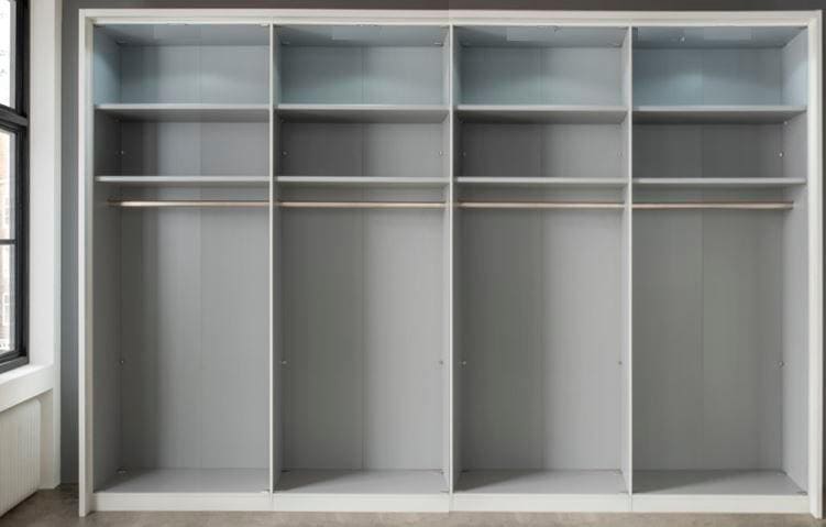 WIEMANN Schwebetürenschrank »Shanghai, Made in Germany,«, mit praktischer Panorama-Tür und edler Glasfront, lautlos gleitend
