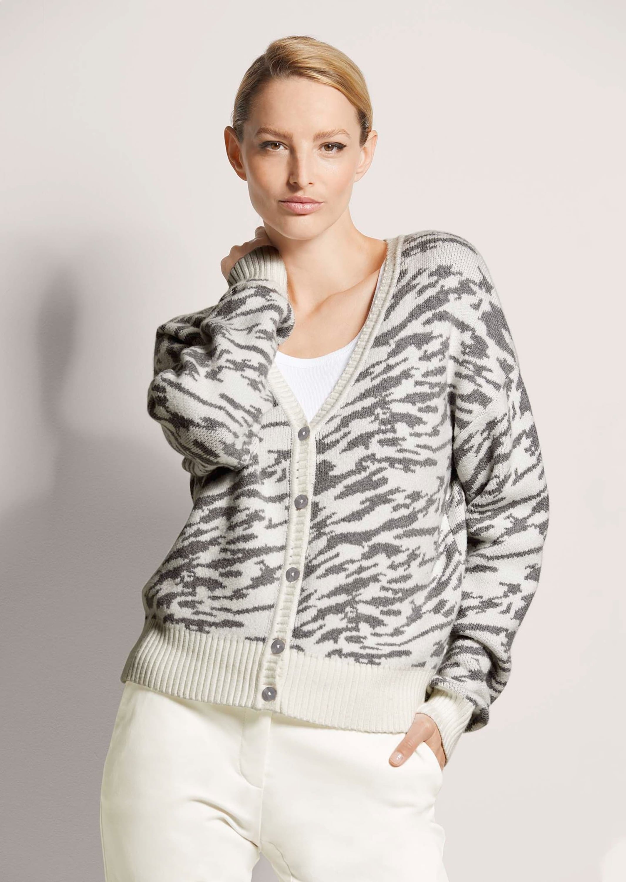 MADELEINE Strickjacke »Strickjacke Strickjacke mit Jacquard-Muster«