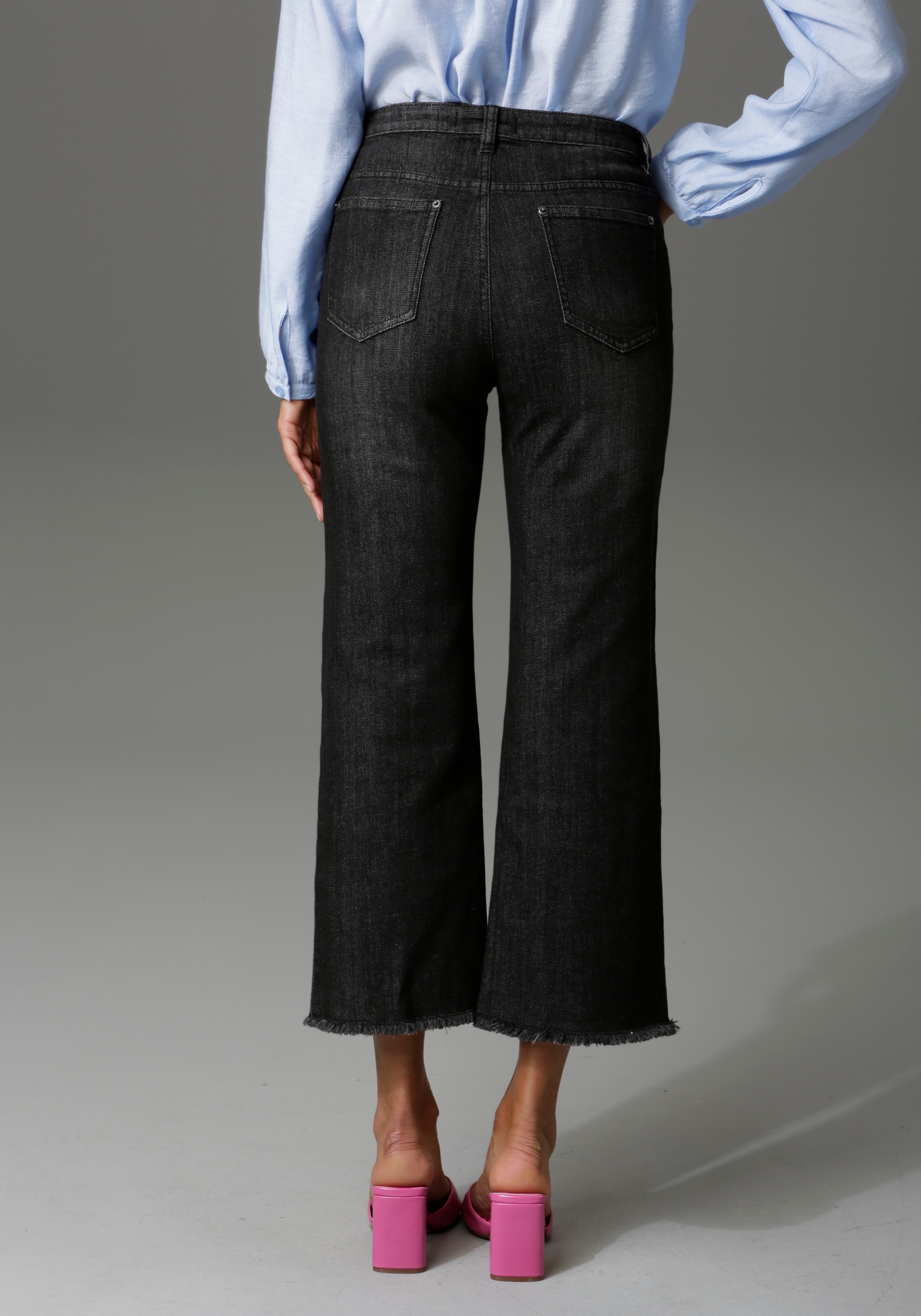 Aniston CASUAL 7/8-Jeans, ♕ Beinabschluss ausgefranstem mit bei leicht