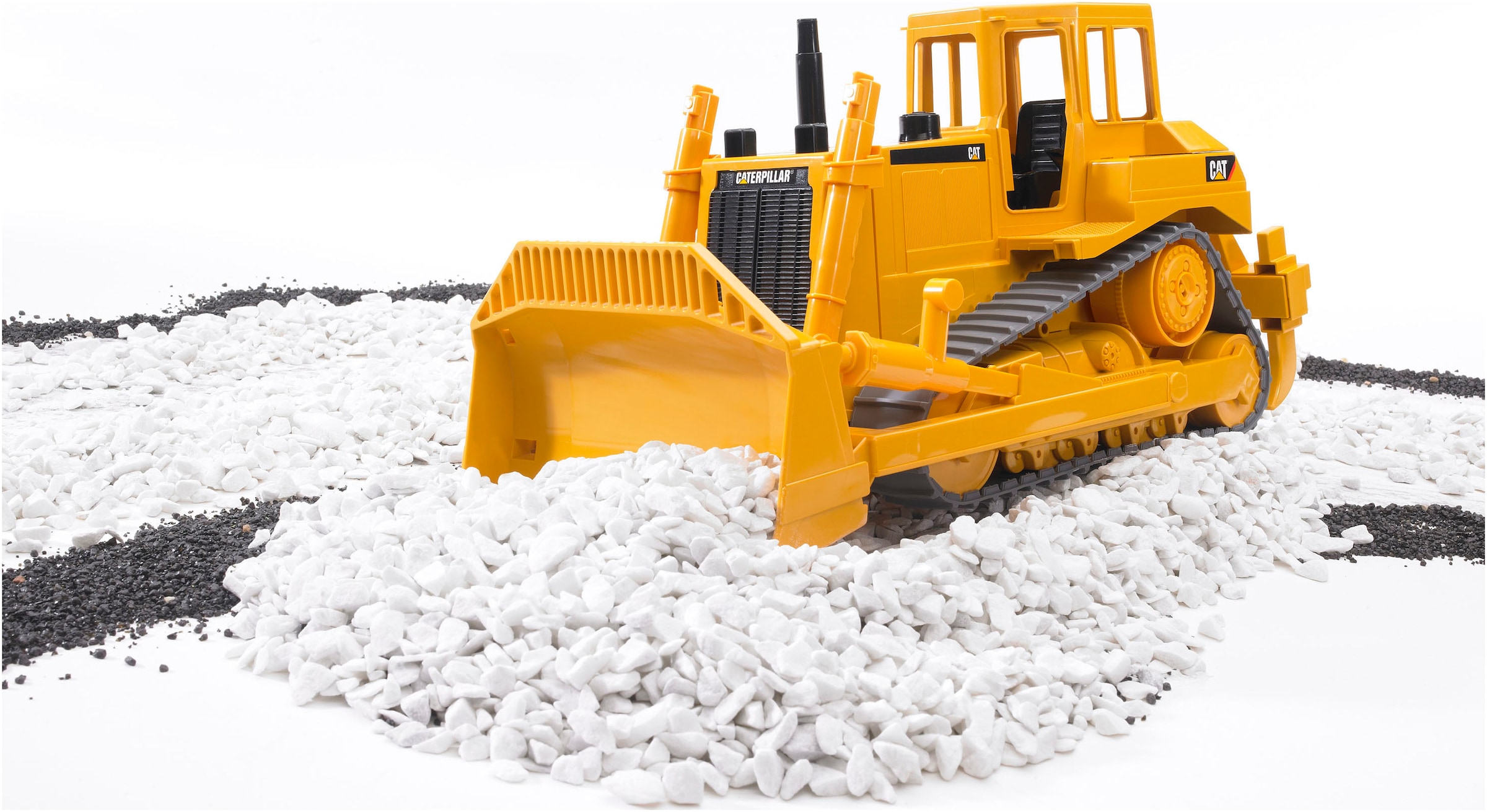 Bruder® Spielzeug-Baumaschine »Cat Bulldozer 40 cm (02422)« Made in Europe