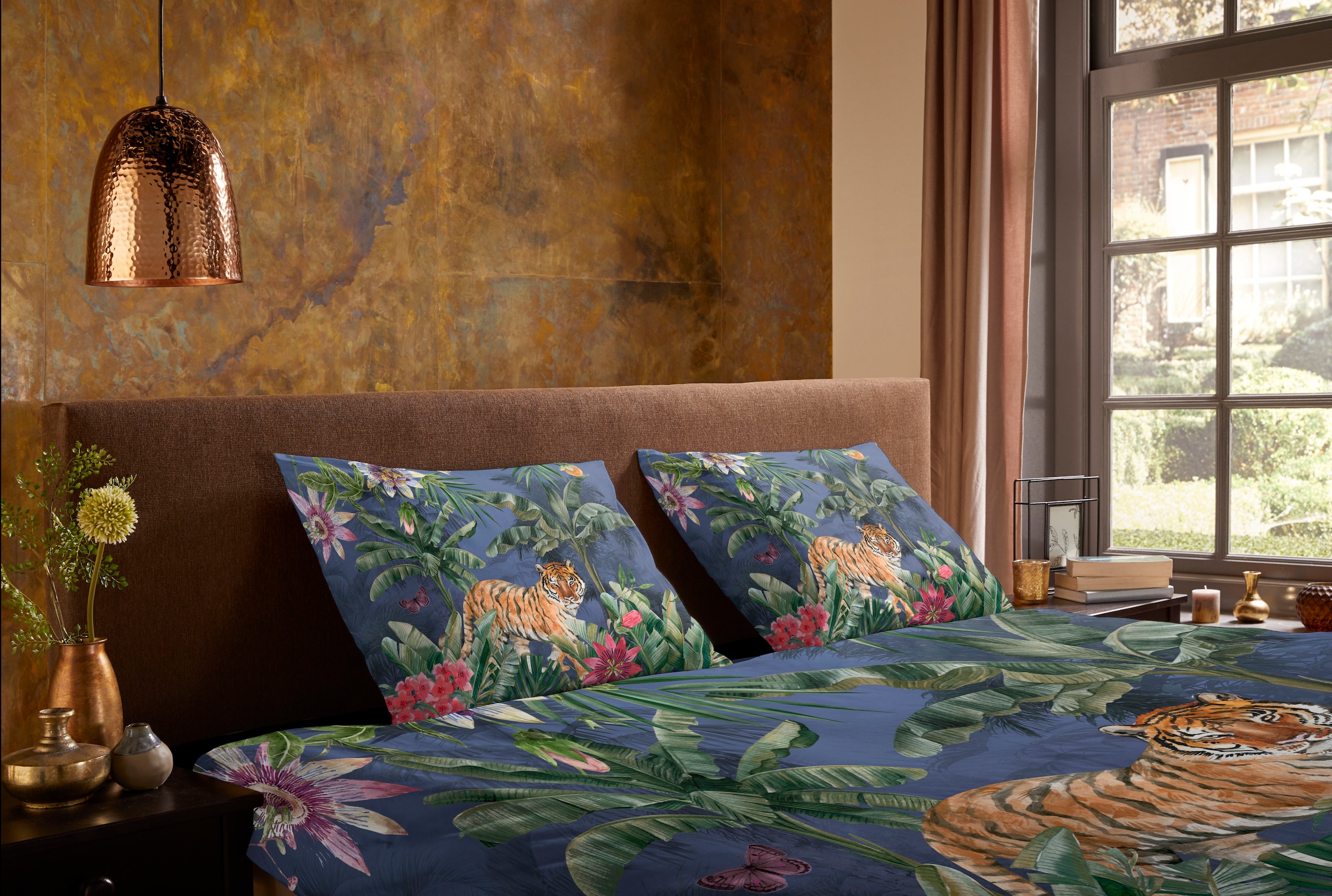 PURE luxury collection Wendebettwäsche »Kane«, Mikrofaser, 135x200, Pflegeleicht, Reißverschluss, Wendeoptik, Tiger