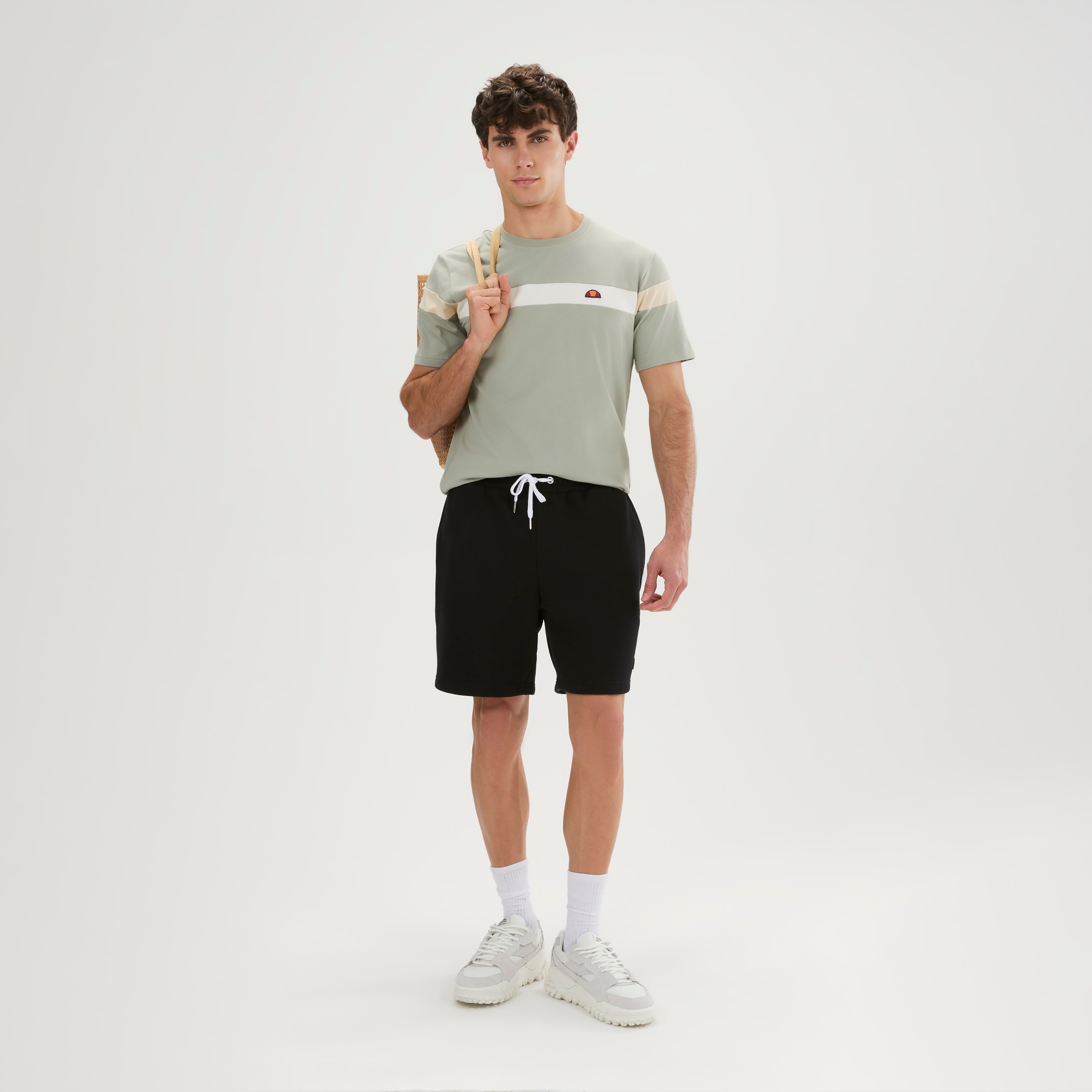 Ellesse T-Shirt »CASERIO TEE« für sportliche Aktivitäten geeignet, mit Rundhalsausschnitt, Kurzarm