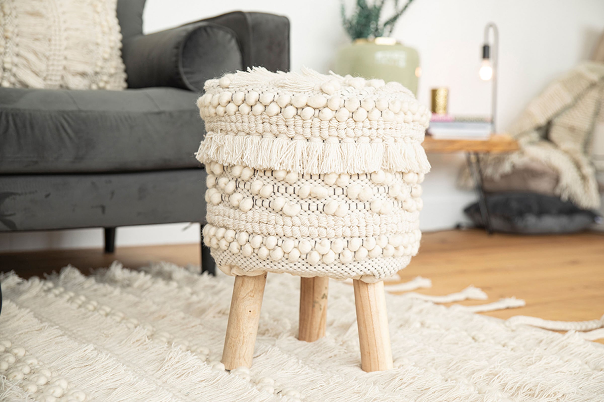 Kayoom Sitzhocker »Hocker Bohist 325, charaktergebende Strukturen mit Fransen und Quasten«, (1 St.), handgefertigtes Unikat, Boho-Style, gut kombinierbar