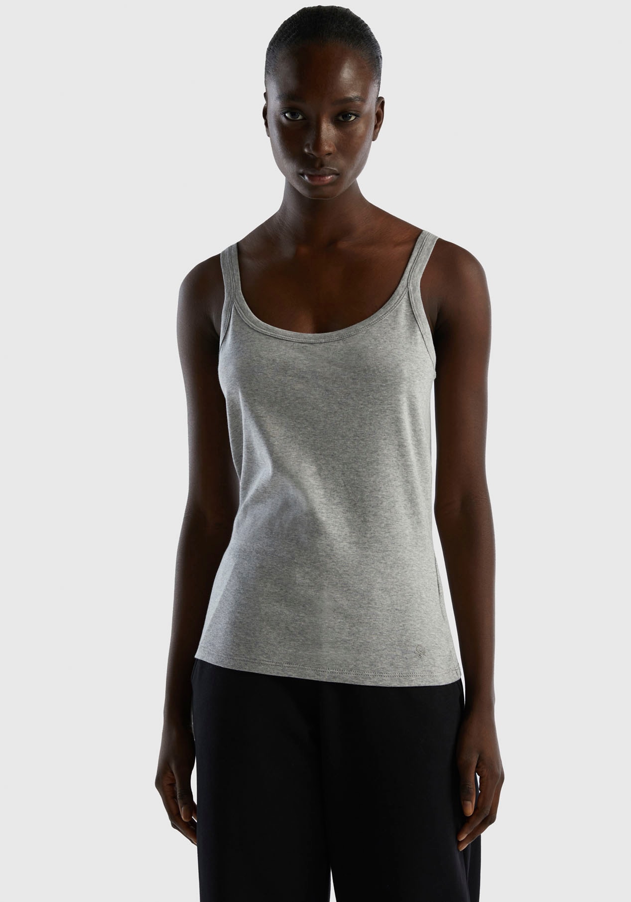United Colors of Benetton Trägertop »TANK-TOP«, mit Label-Stickerei über dem Saum kaufen
