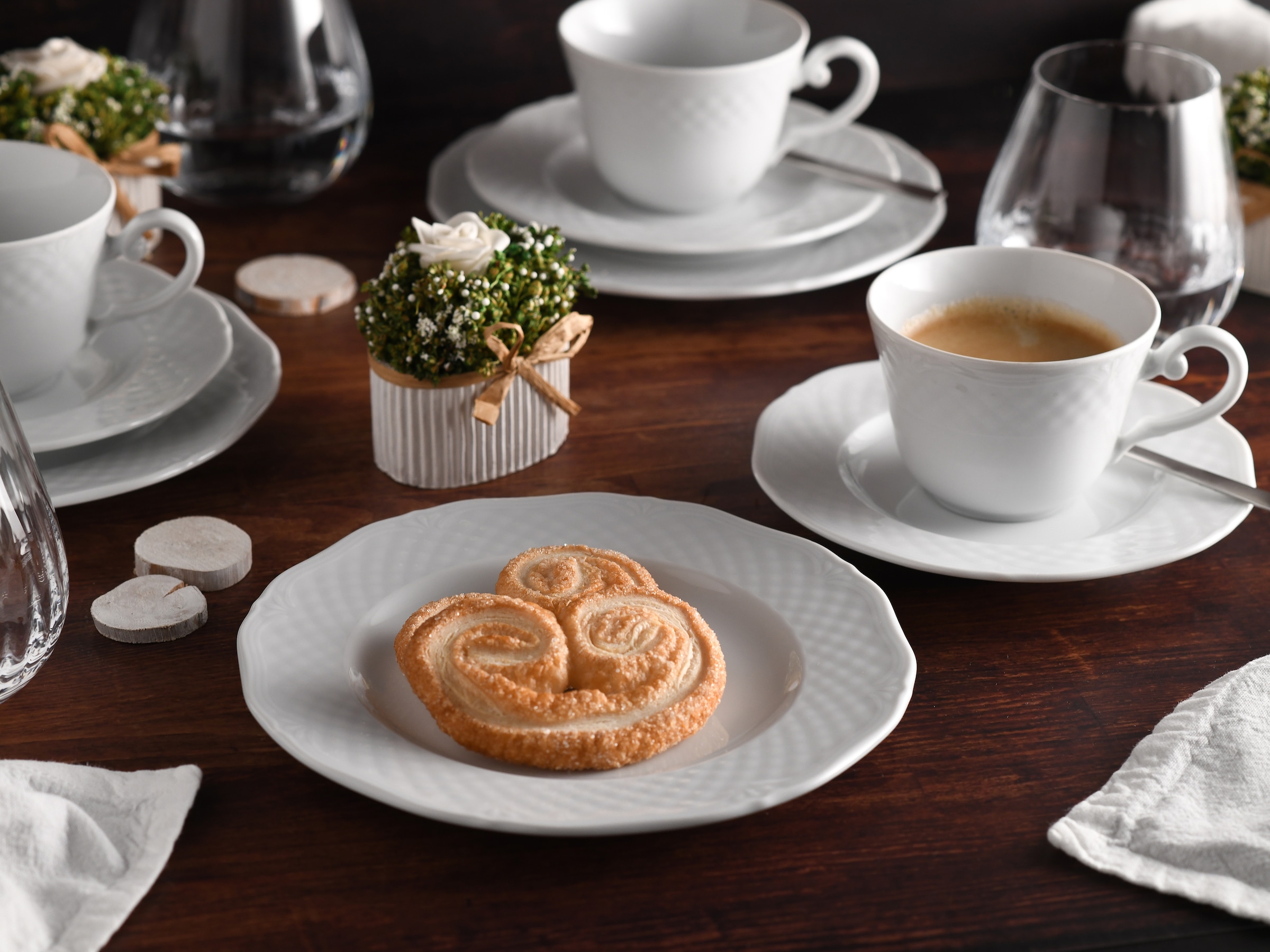 CreaTable Kaffeeservice »Arianne Weiss, Service 18-tlg.« Klassisch, Zeitlos
